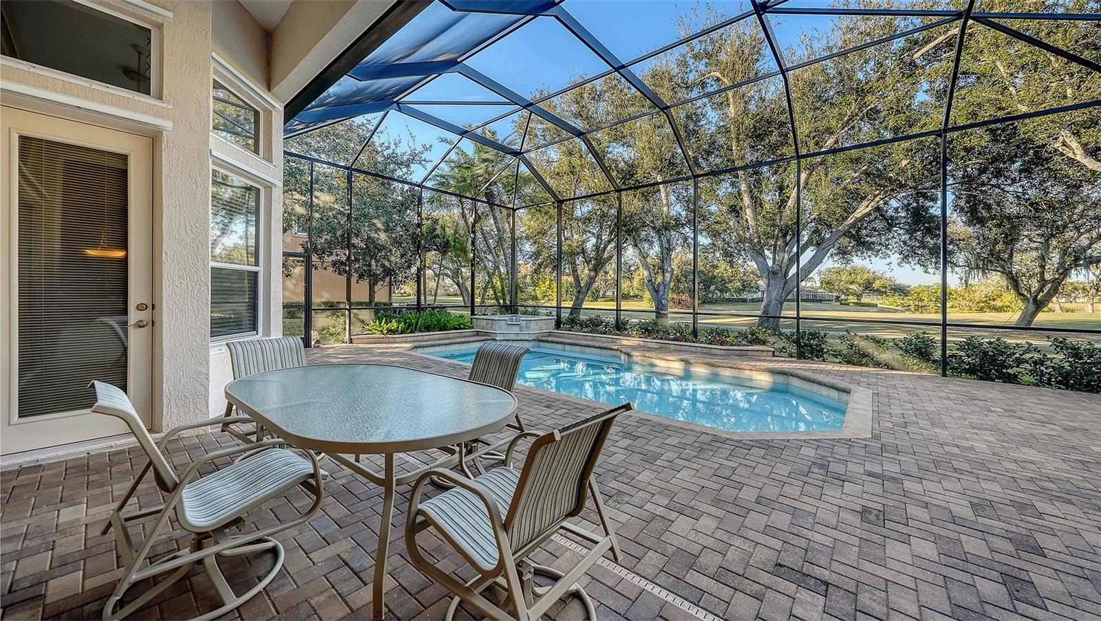 THE OAKS CLUB - Residential