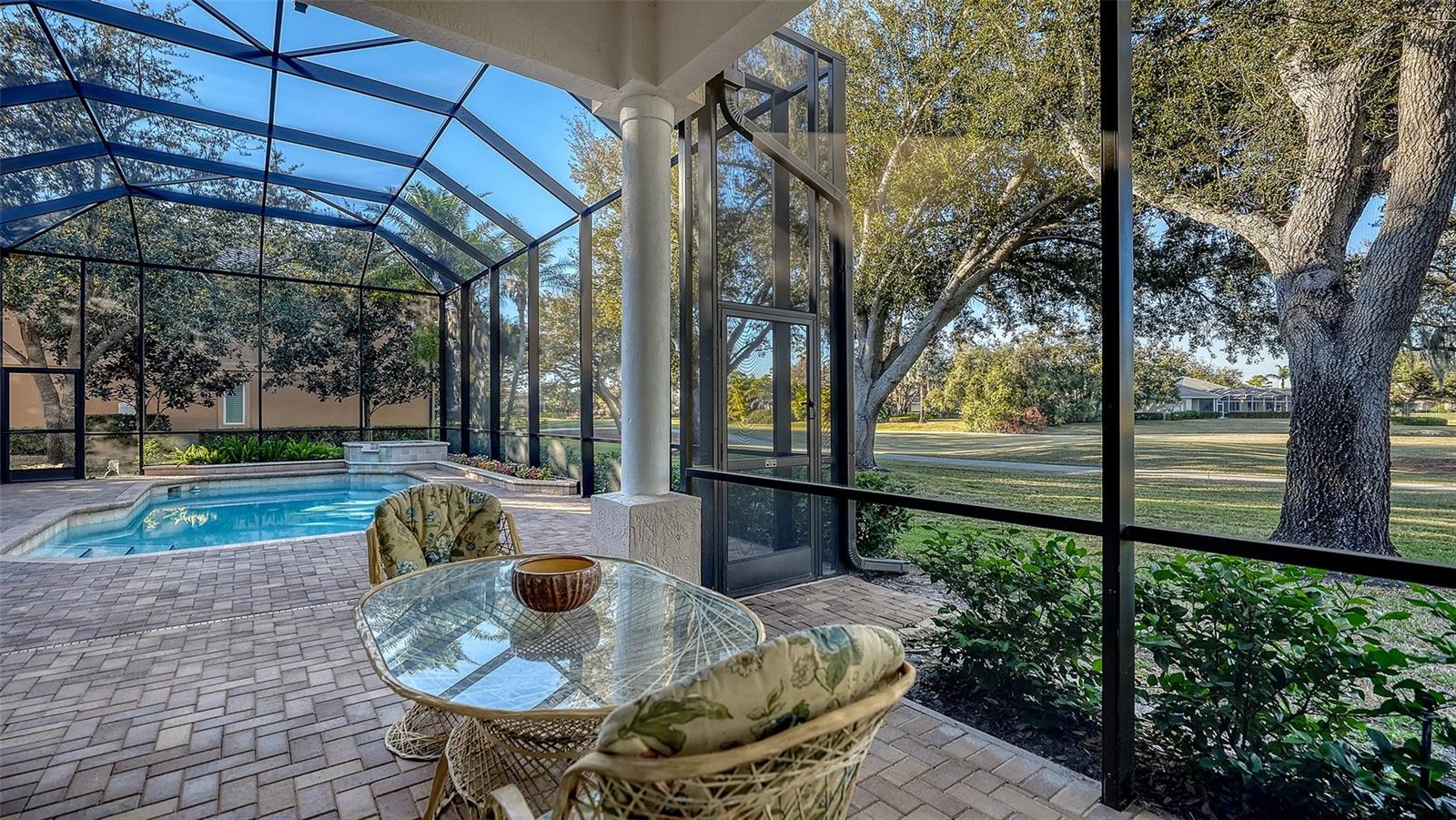 THE OAKS CLUB - Residential