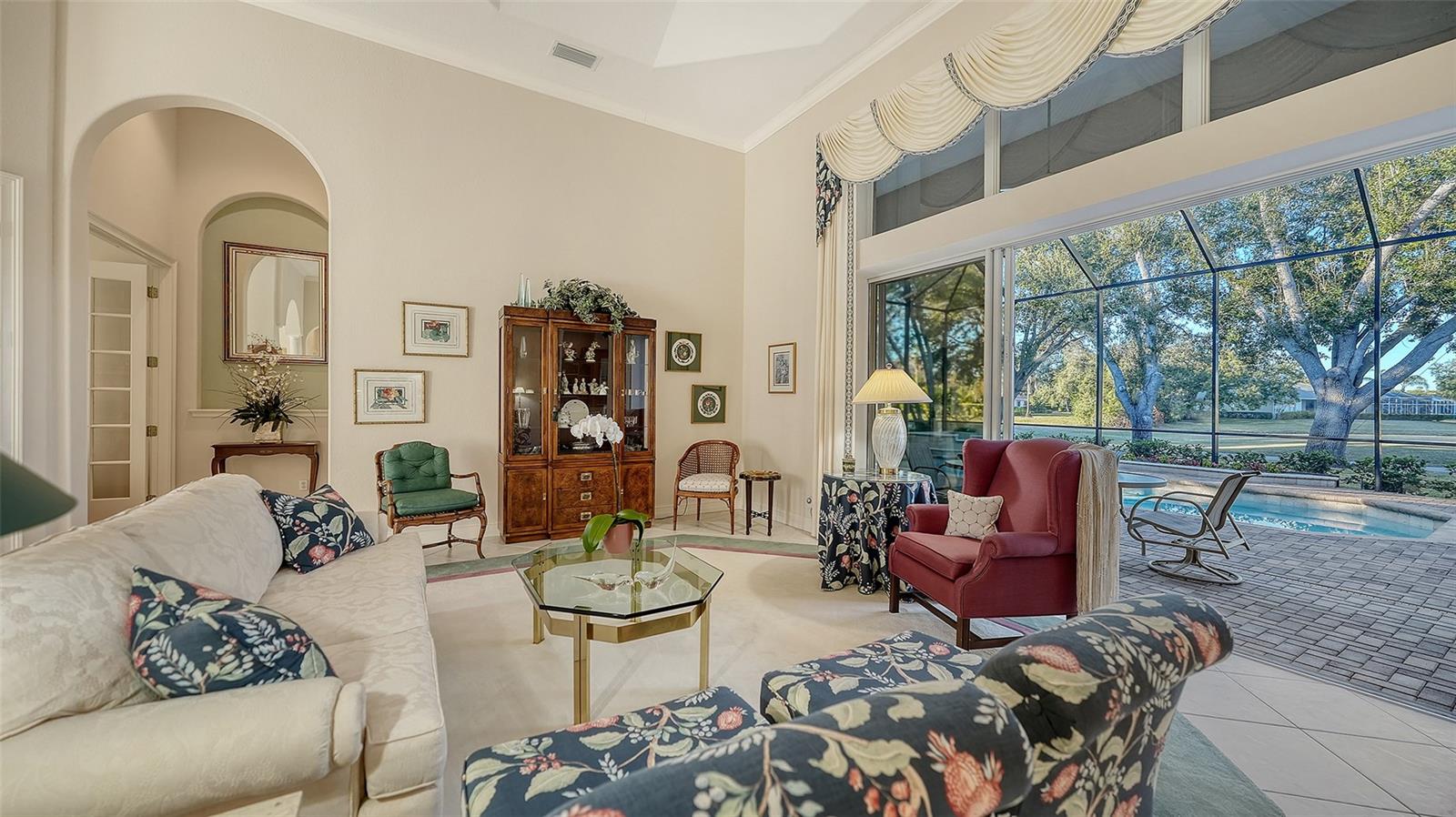 THE OAKS CLUB - Residential