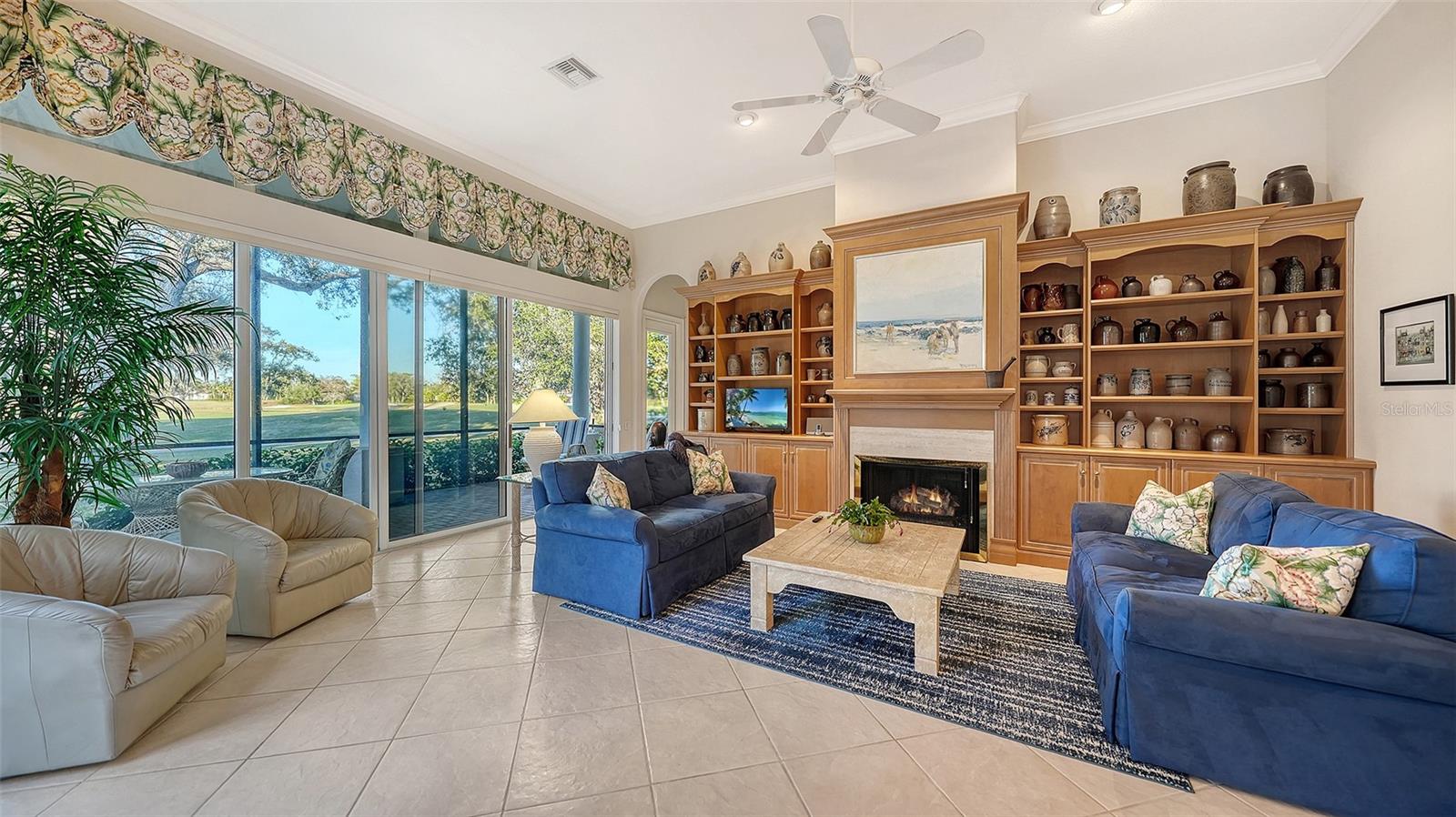 THE OAKS CLUB - Residential