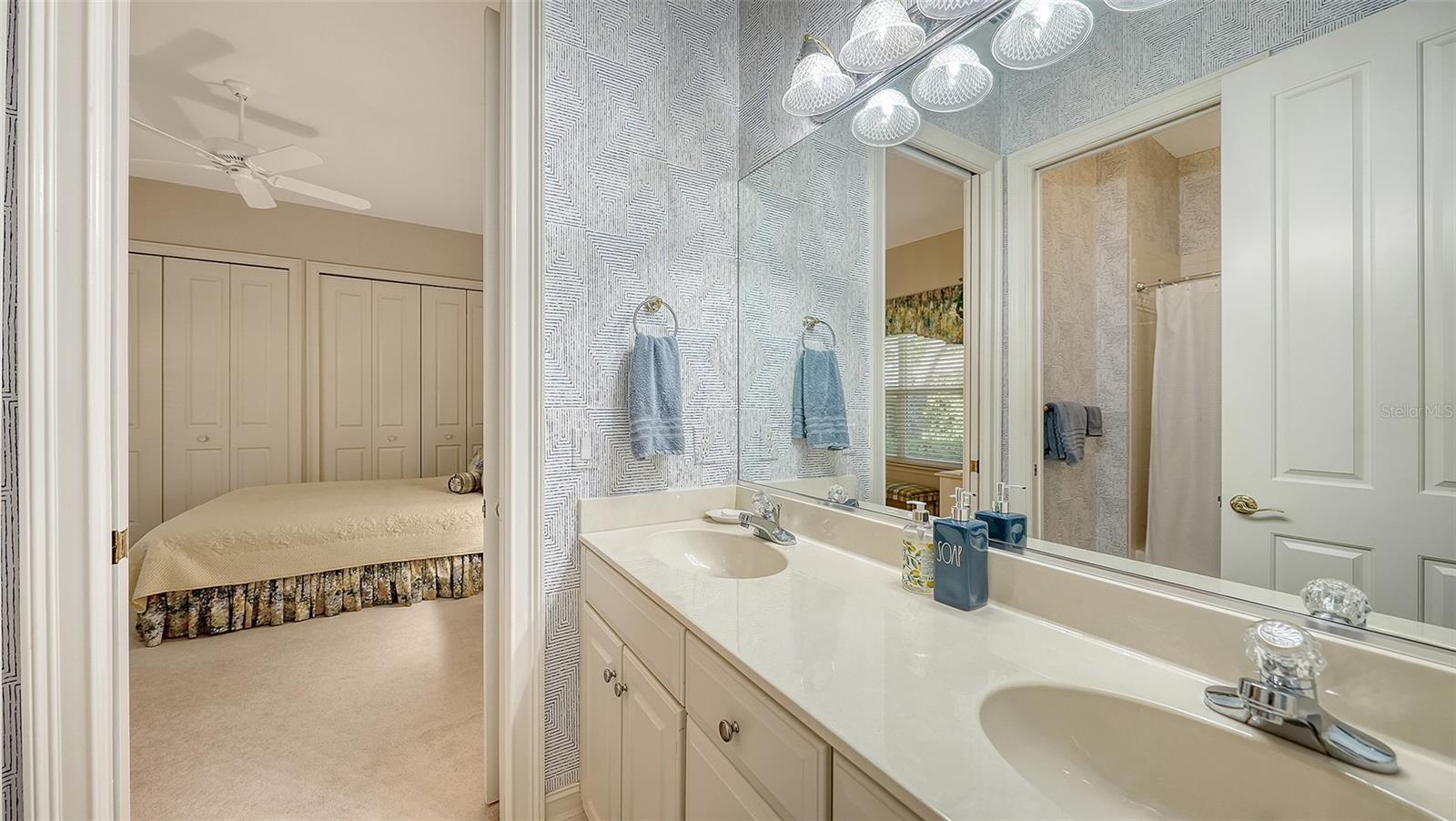 THE OAKS CLUB - Residential