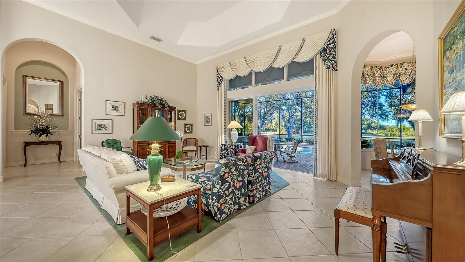 THE OAKS CLUB - Residential