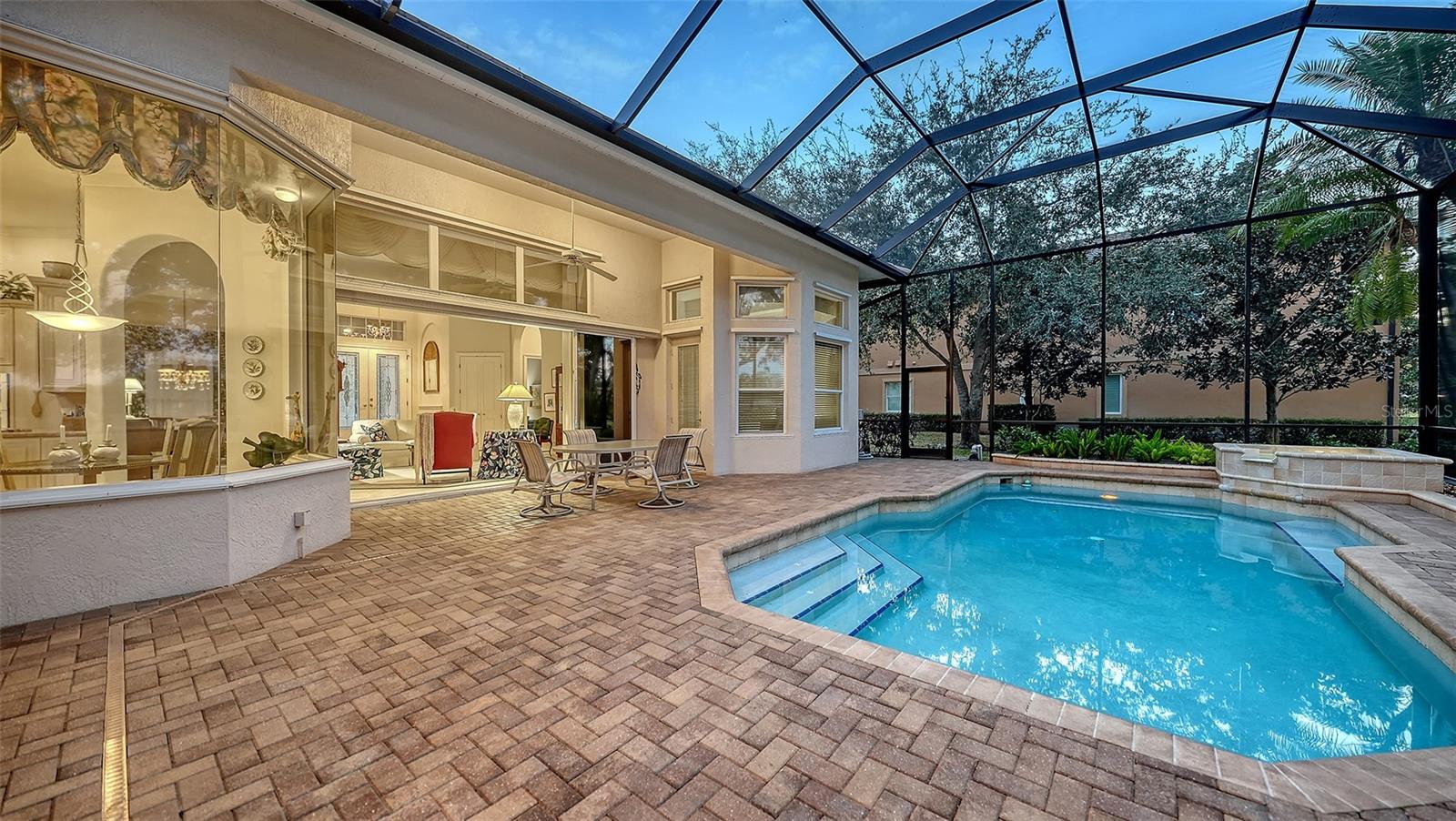 THE OAKS CLUB - Residential