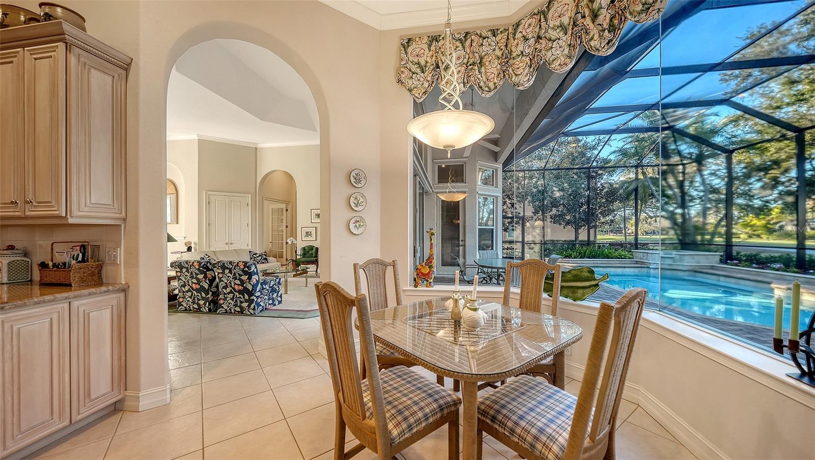 THE OAKS CLUB - Residential