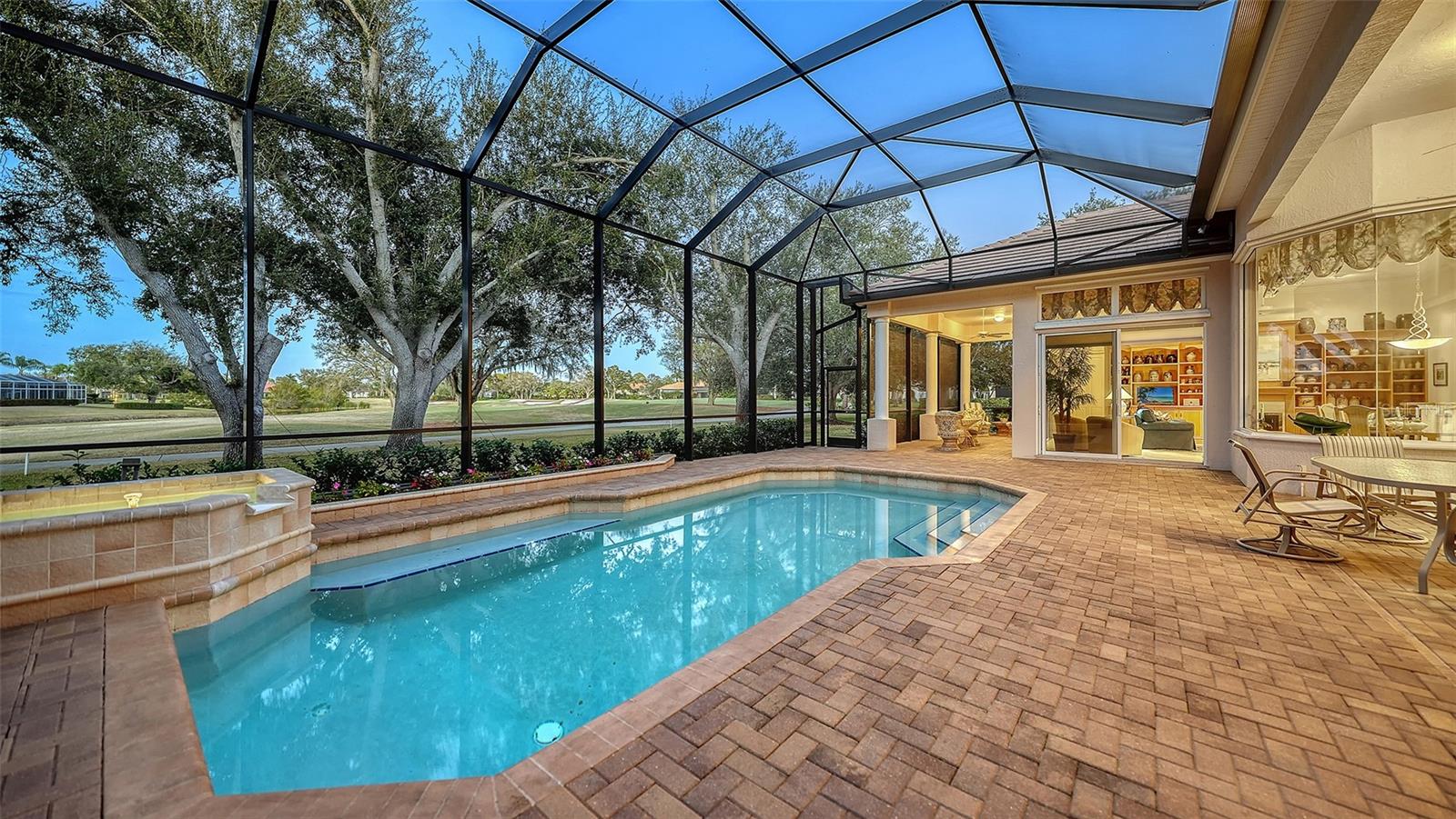 THE OAKS CLUB - Residential