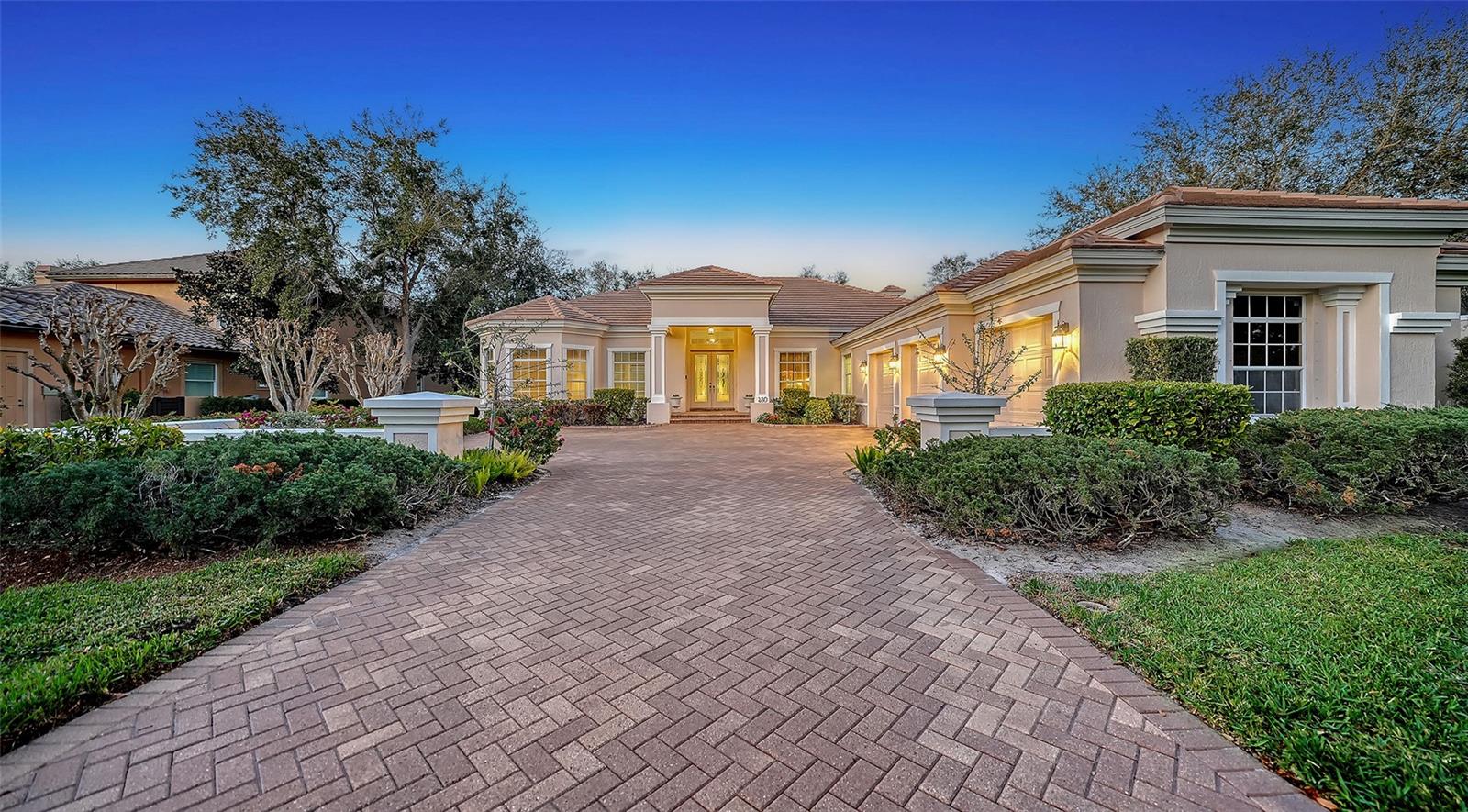 THE OAKS CLUB - Residential