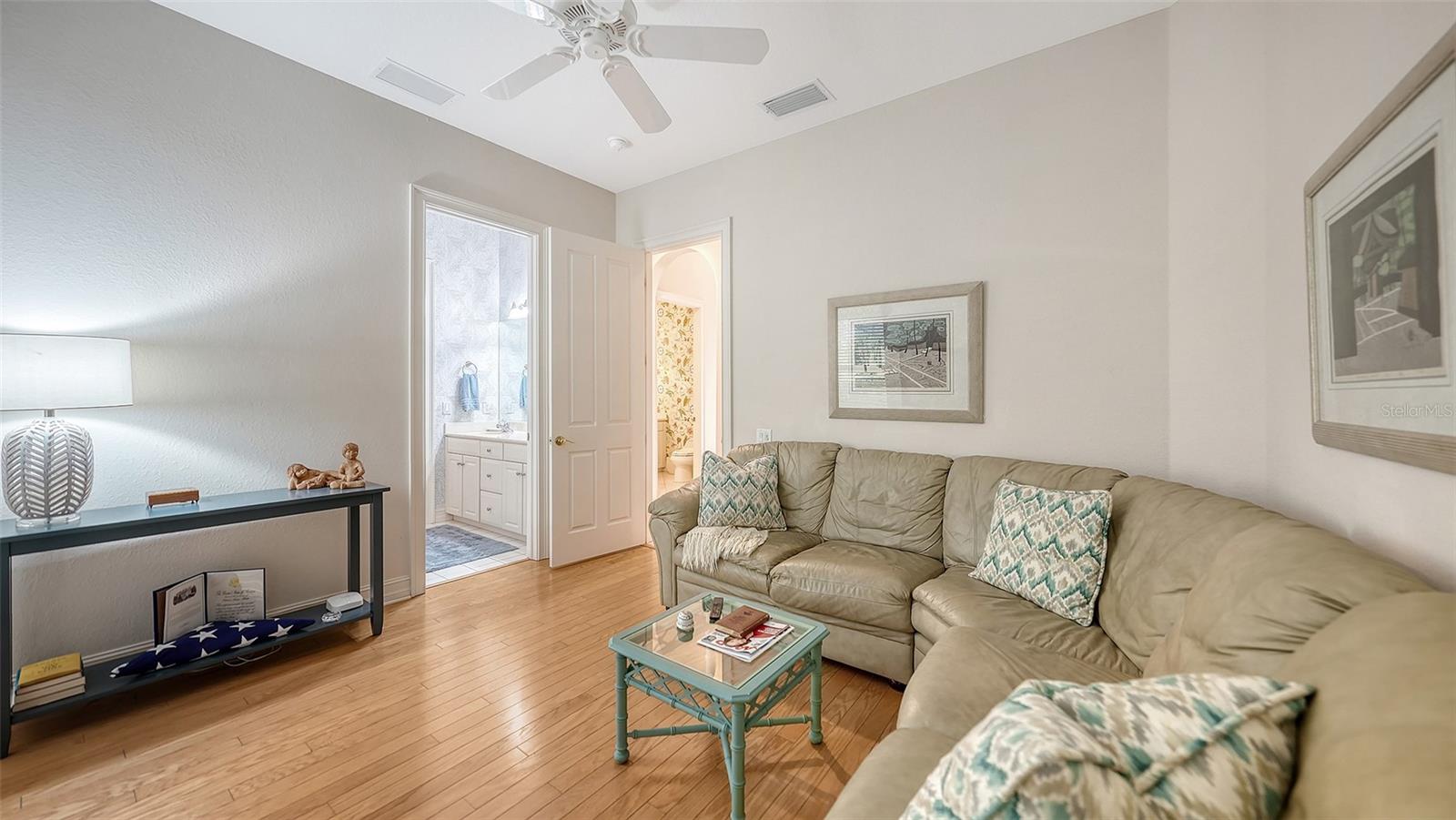 THE OAKS CLUB - Residential