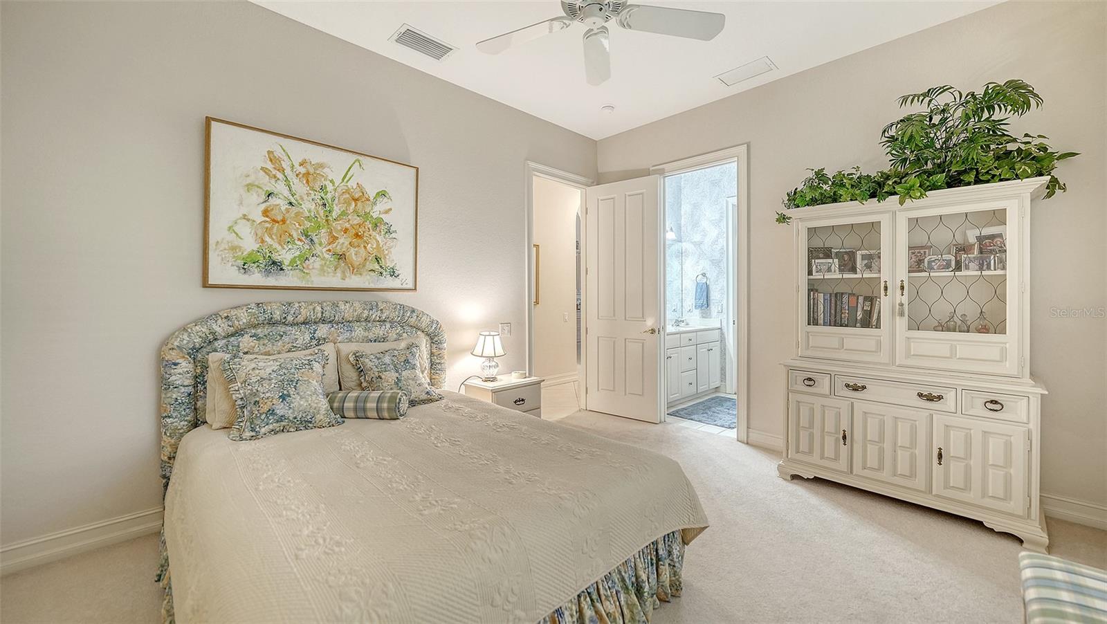 THE OAKS CLUB - Residential