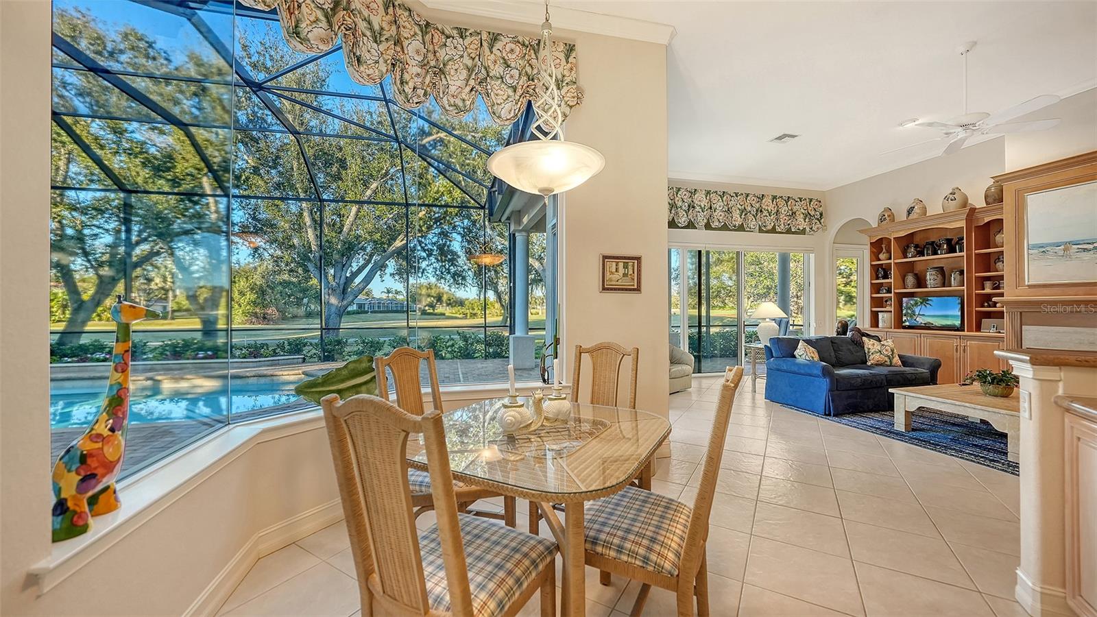 THE OAKS CLUB - Residential