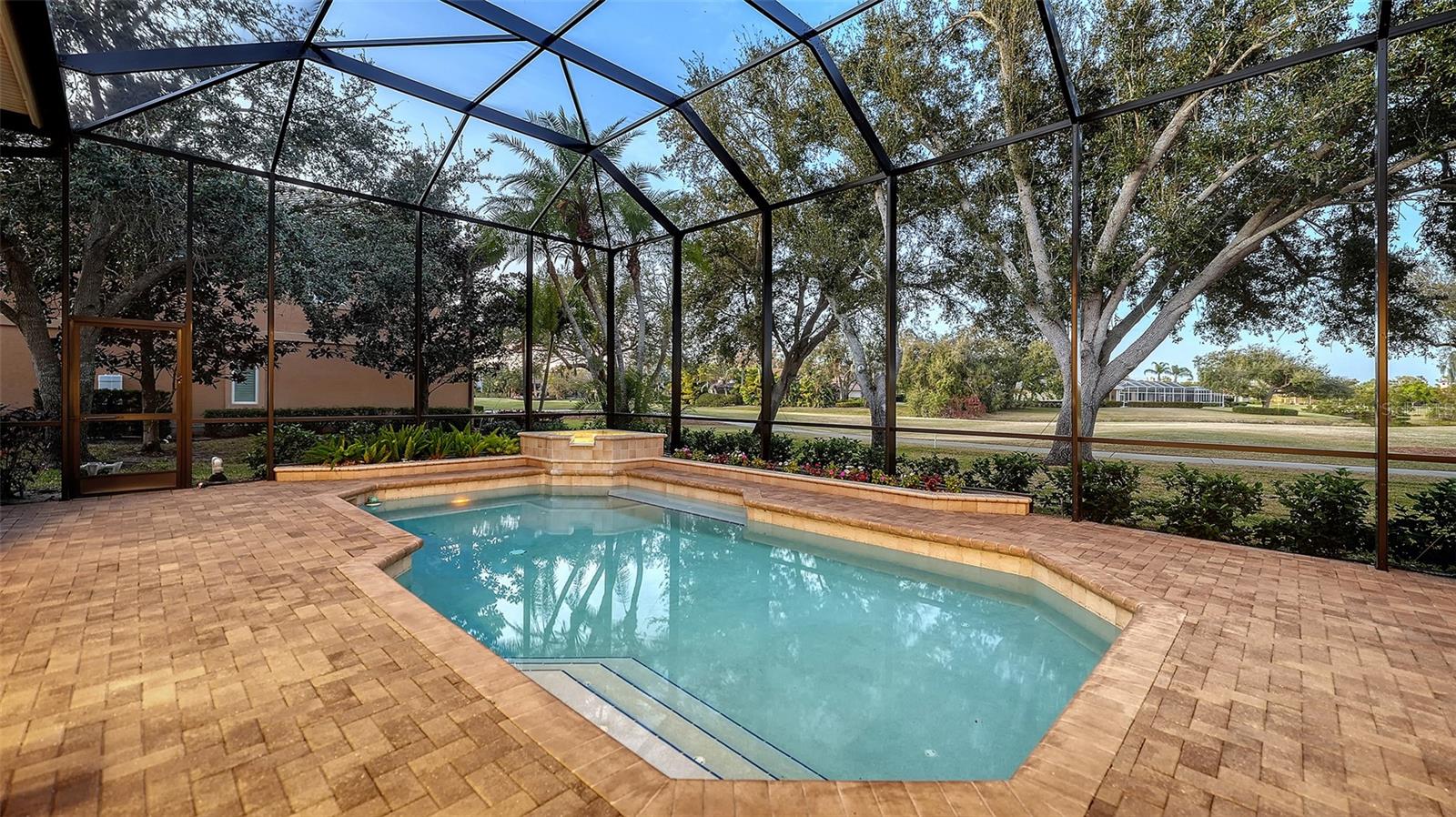 THE OAKS CLUB - Residential