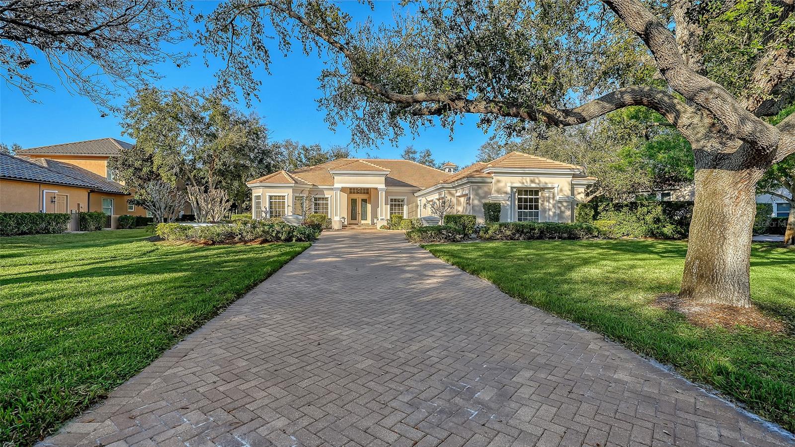 THE OAKS CLUB - Residential