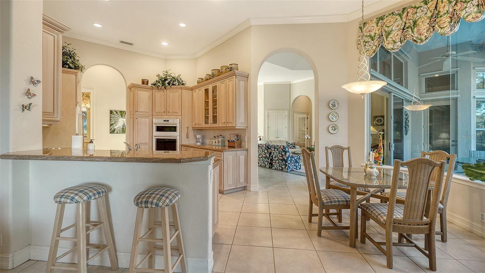 THE OAKS CLUB - Residential