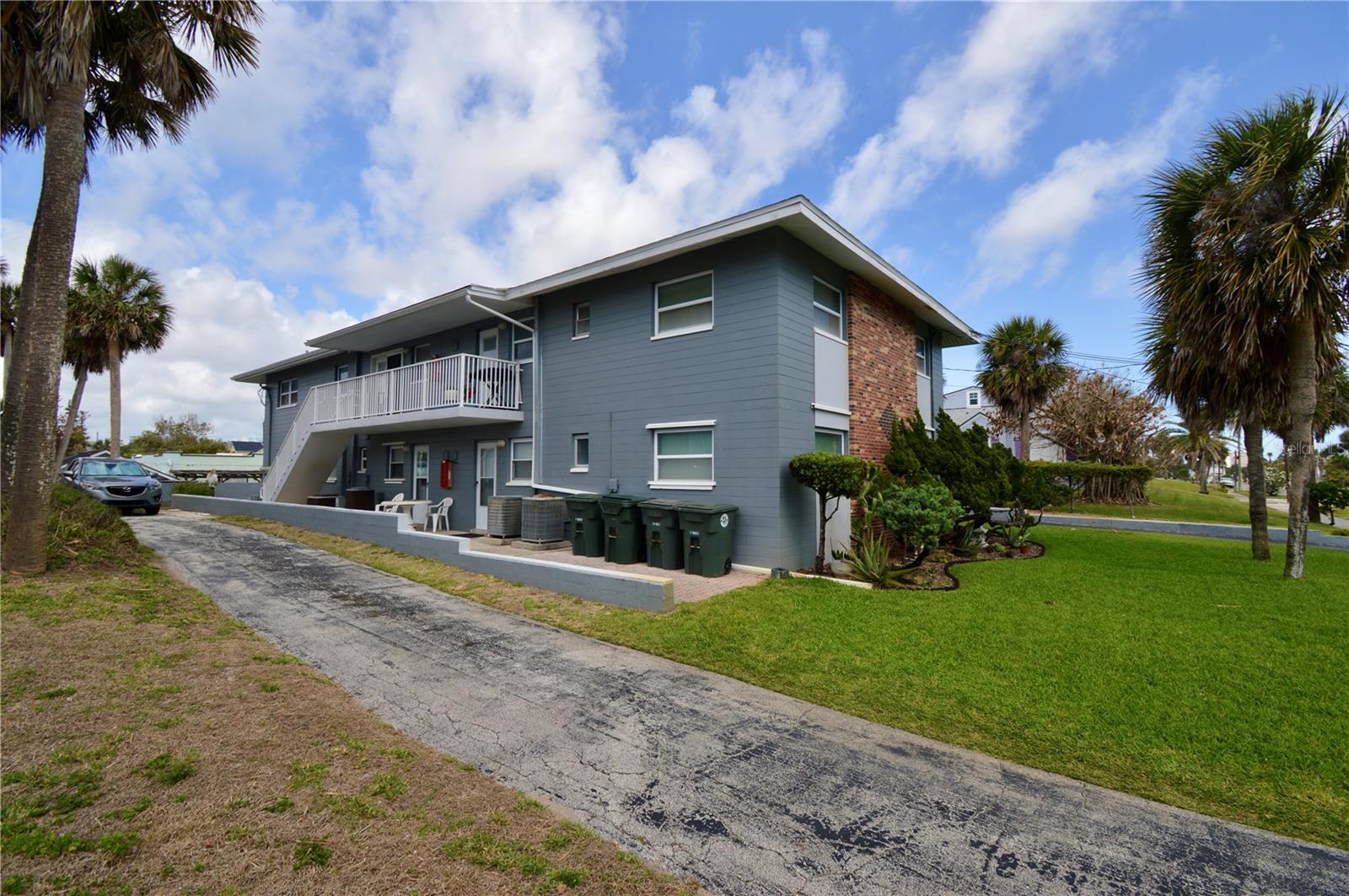 EAST DAYTONA - Residential Income