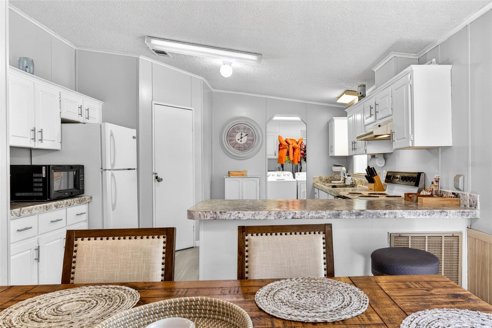 CHASSAHOWITZKA VILLAGE UNIT 03 UNREC - Residential Lease
