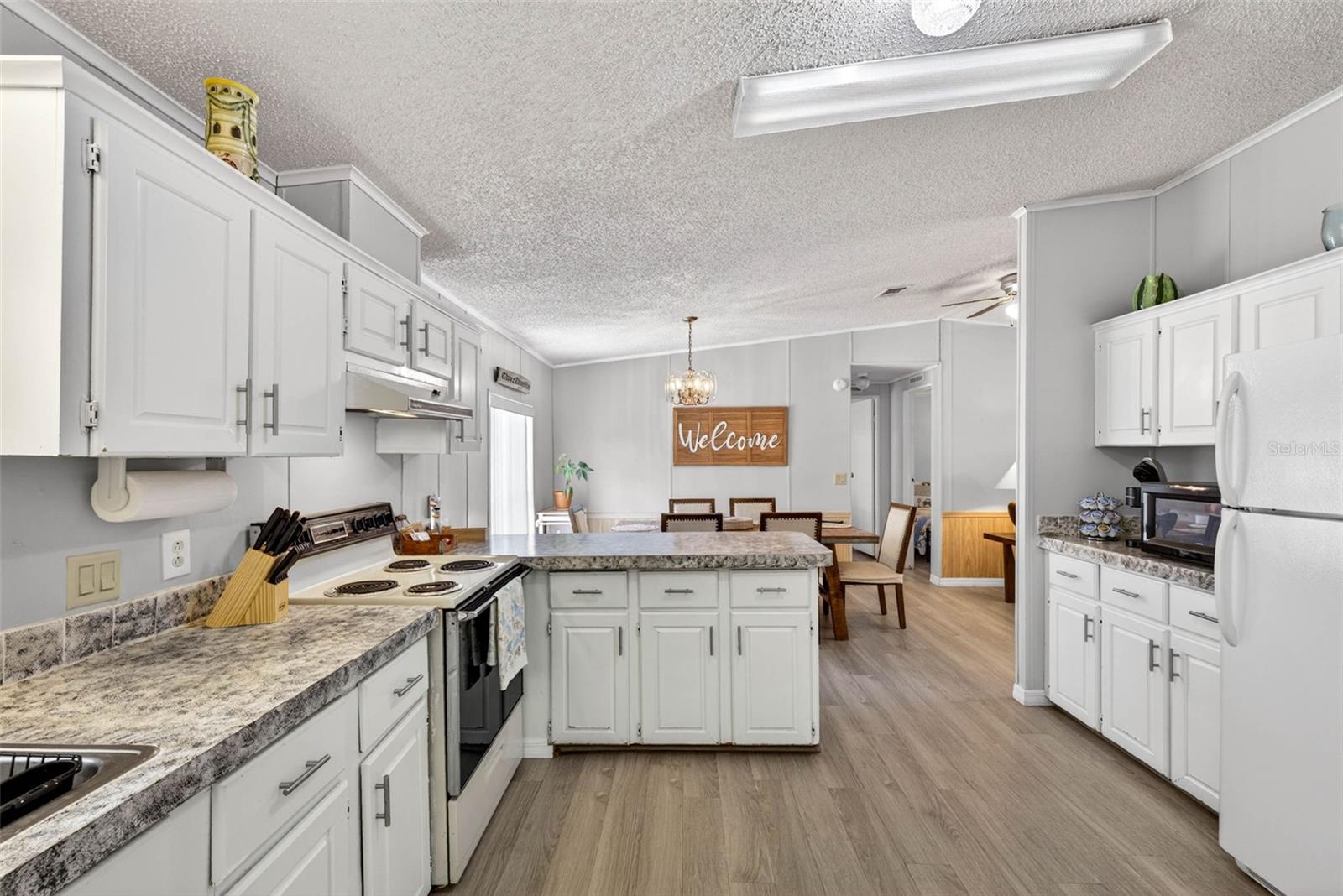 CHASSAHOWITZKA VILLAGE UNIT 03 UNREC - Residential Lease