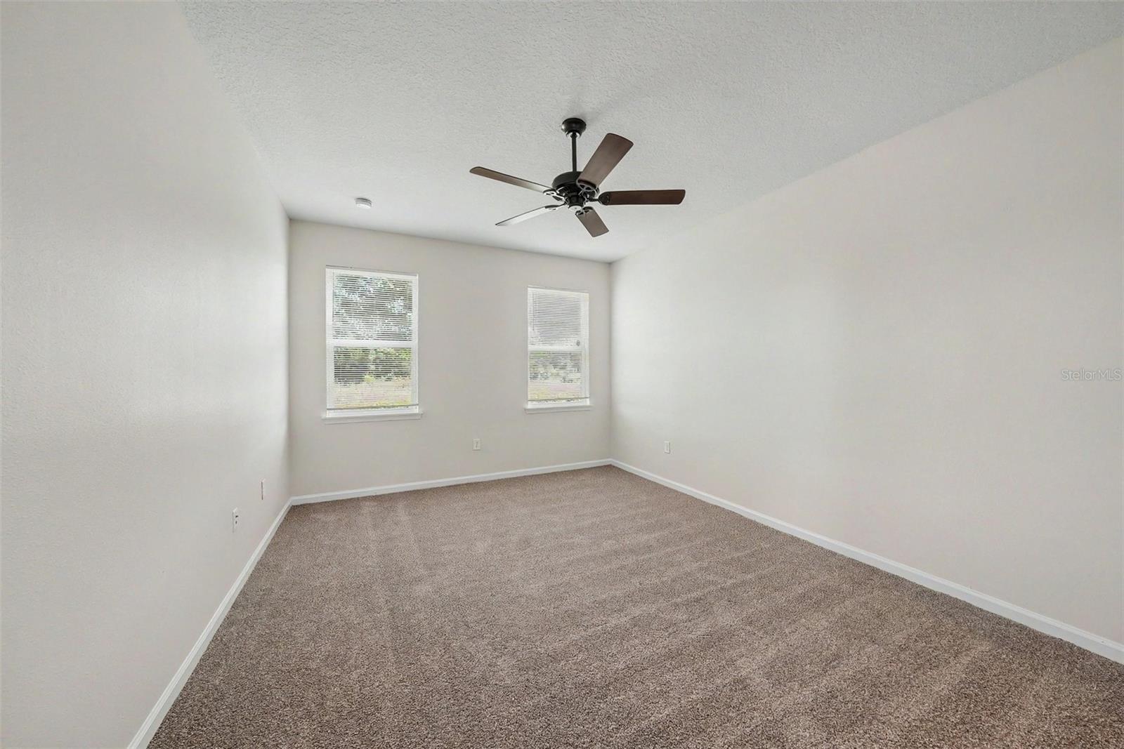 LUCAYA LAKE CLUB TWNHMS PH 2B - Residential