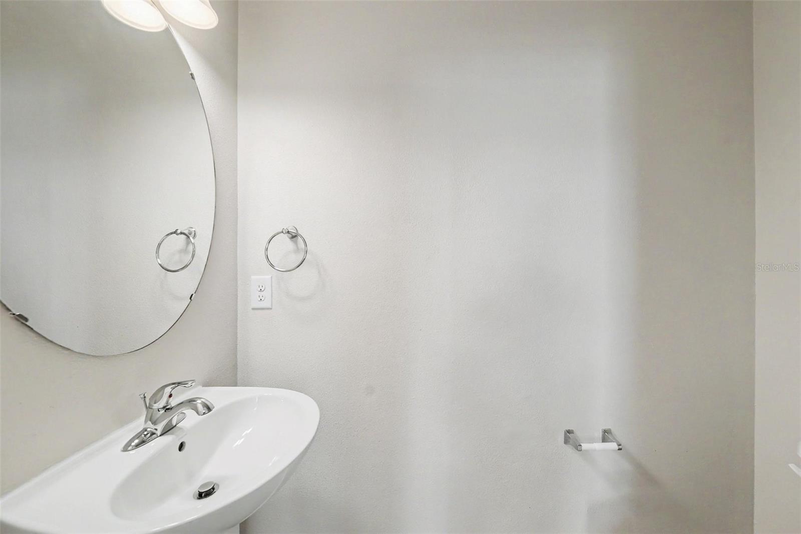 LUCAYA LAKE CLUB TWNHMS PH 2B - Residential