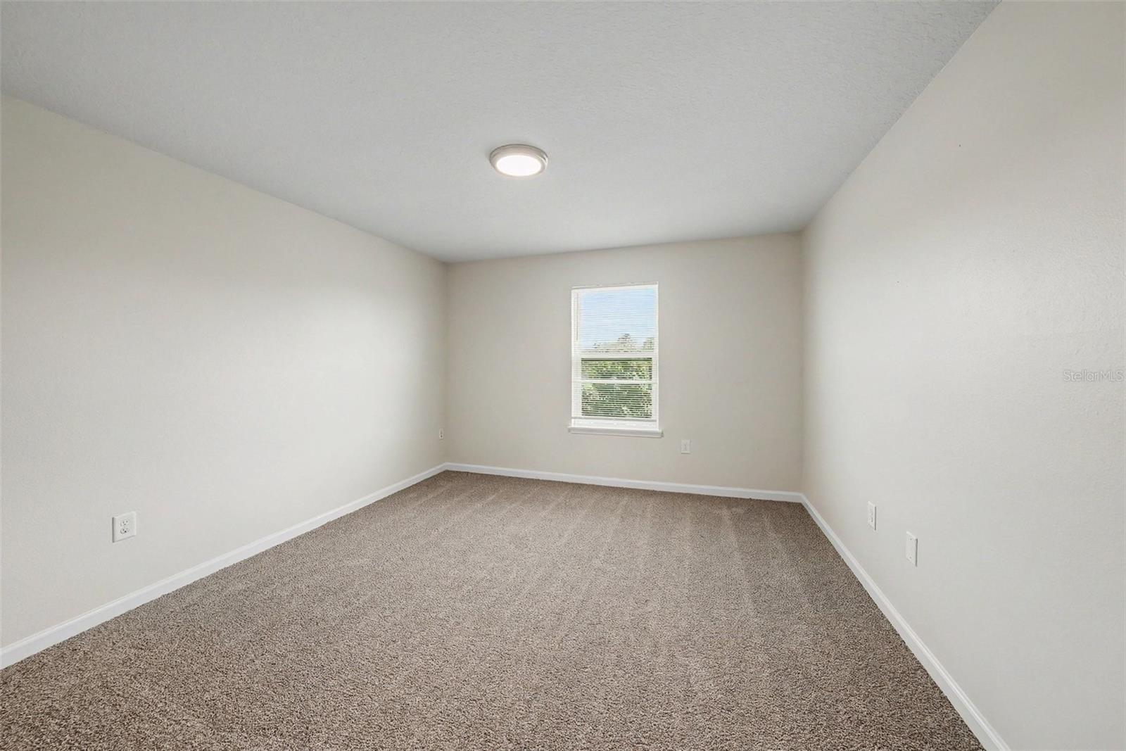 LUCAYA LAKE CLUB TWNHMS PH 2B - Residential