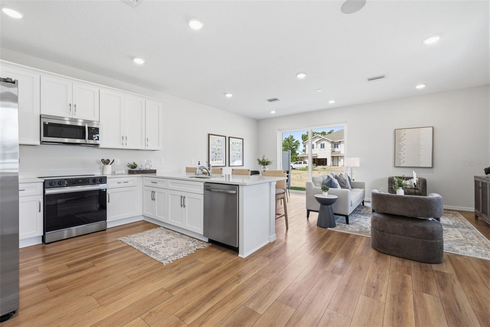 RIVER OAKS TOWNHOMES LLC - Residential