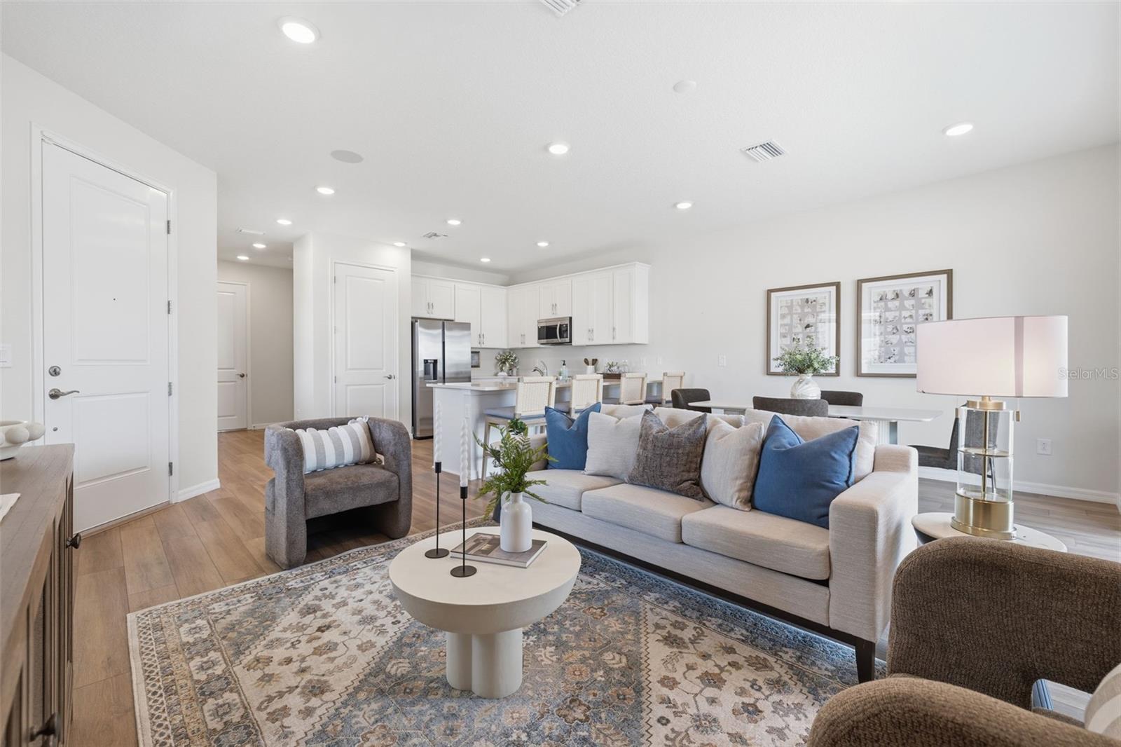 RIVER OAKS TOWNHOMES LLC - Residential