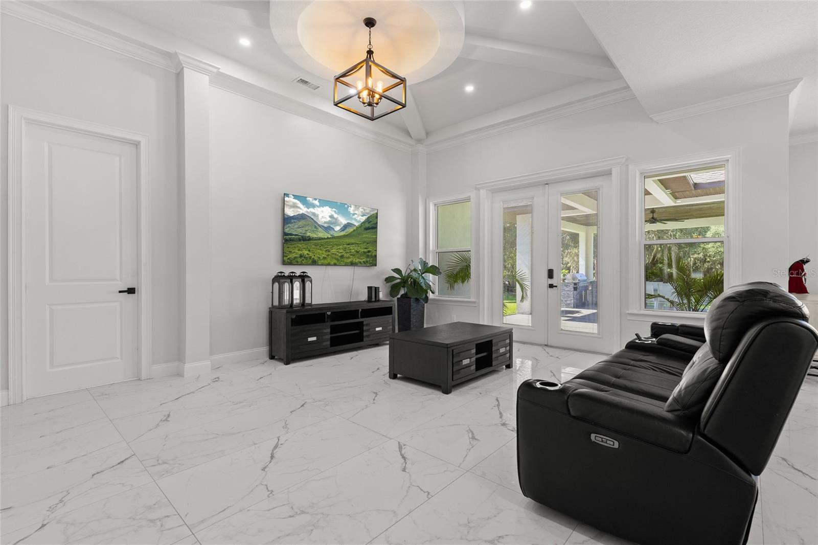 PARADISE HEIGHTS - Residential