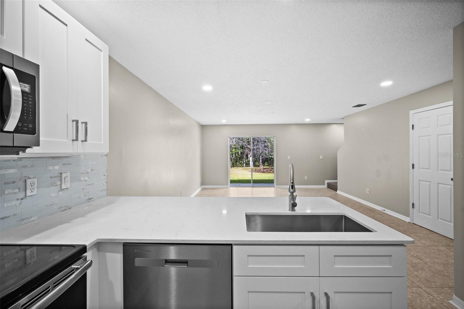 EDGEWATER AT GRAND OAKS PH 02 - Residential