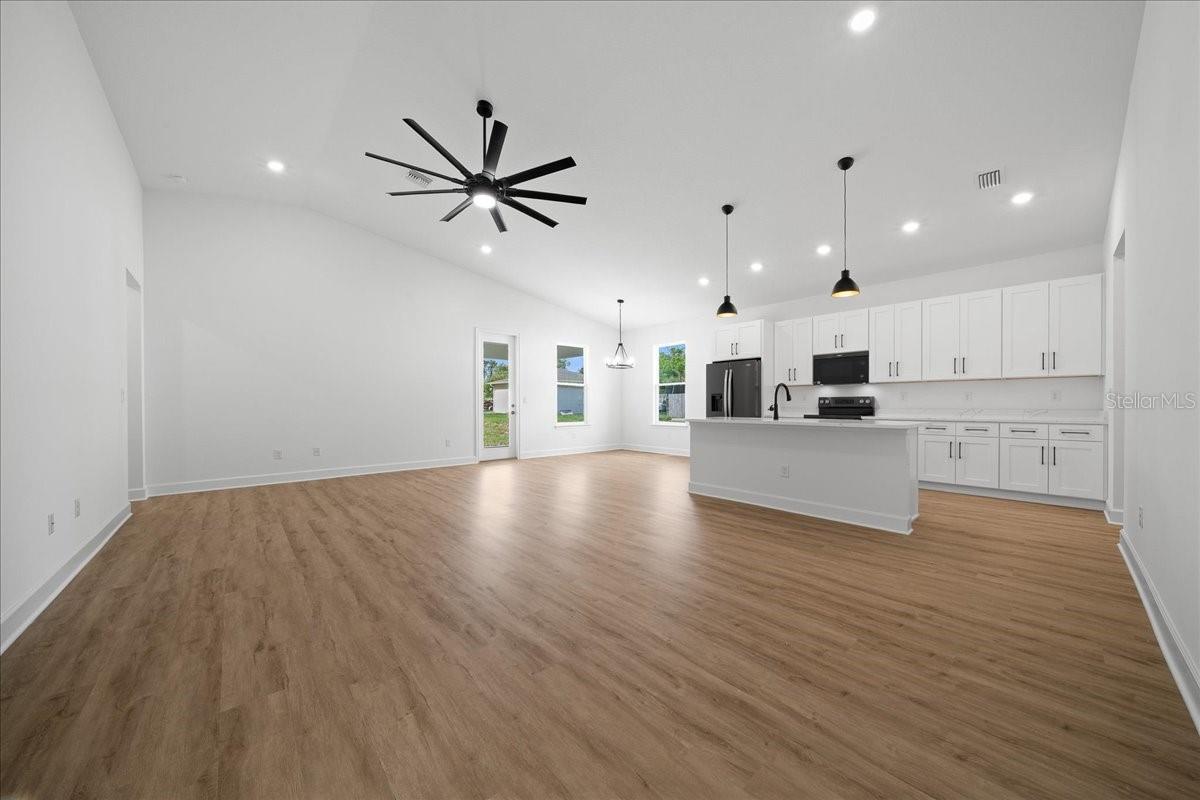 SPRING HILL - Residential