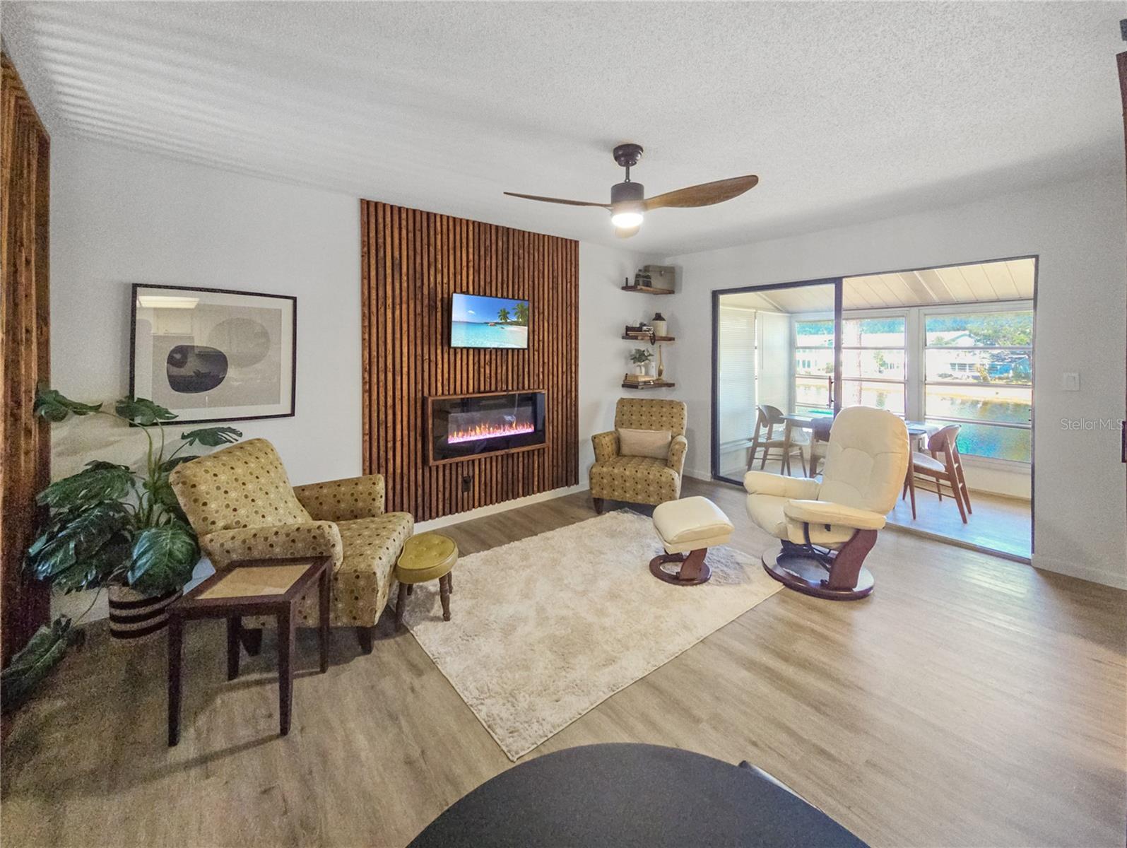 LAKES VILAGE WEST - Residential Lease