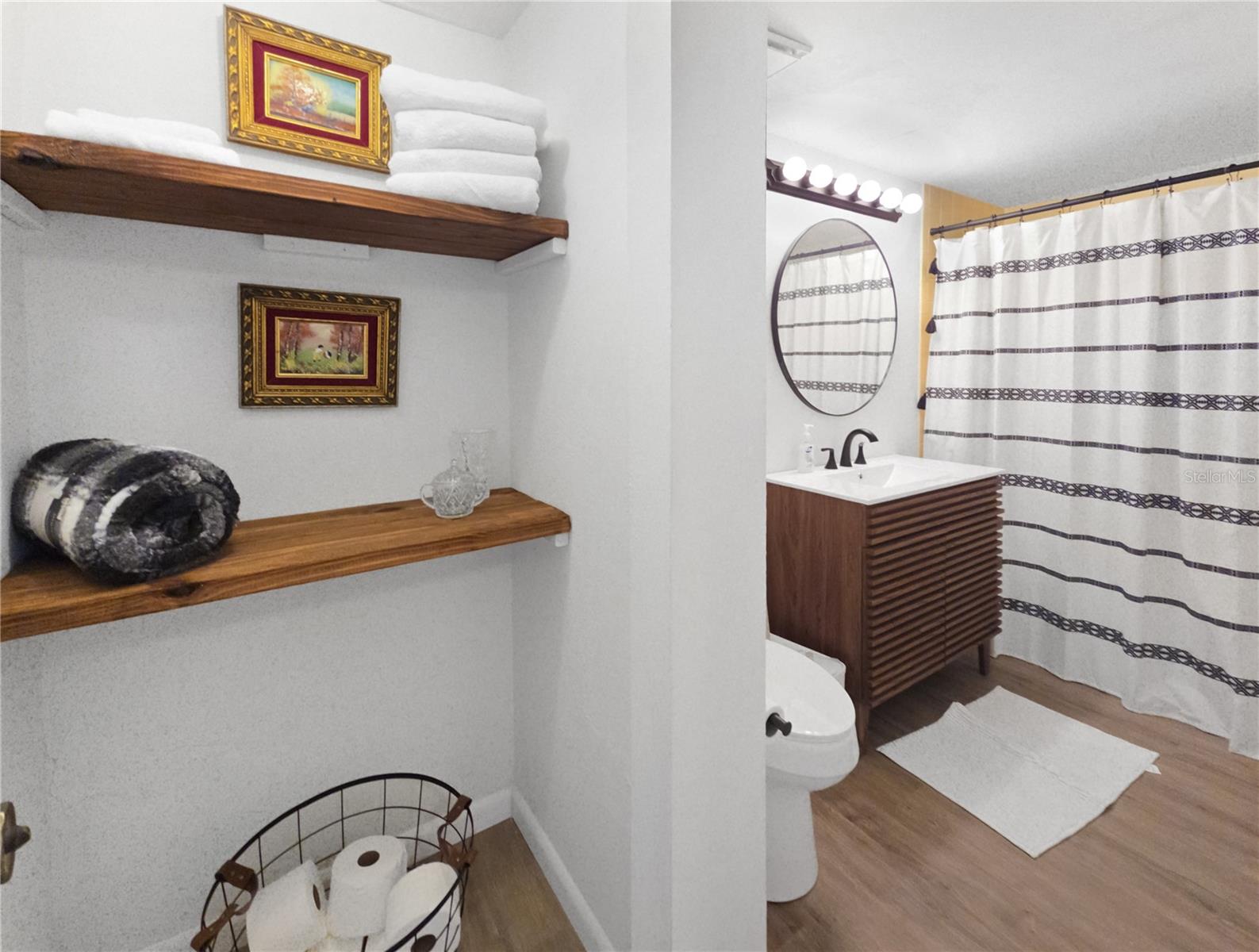 LAKES VILAGE WEST - Residential Lease