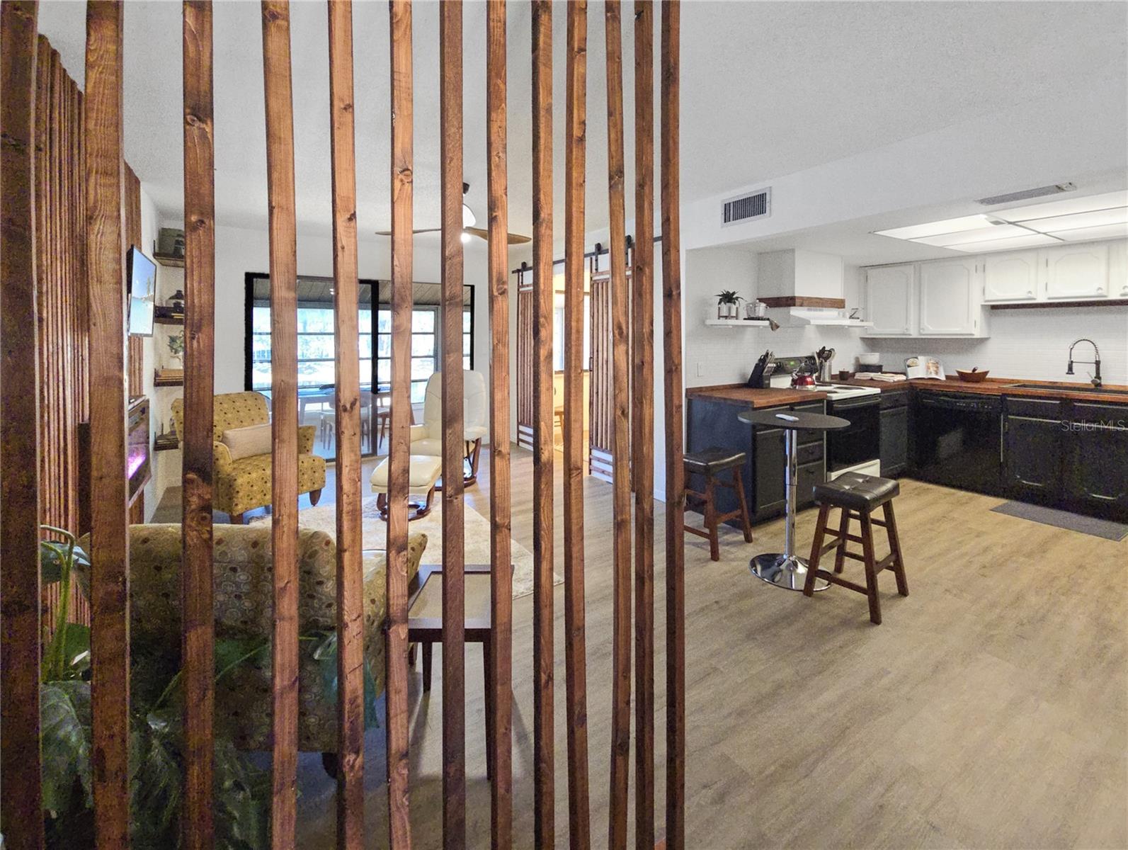 LAKES VILAGE WEST - Residential Lease