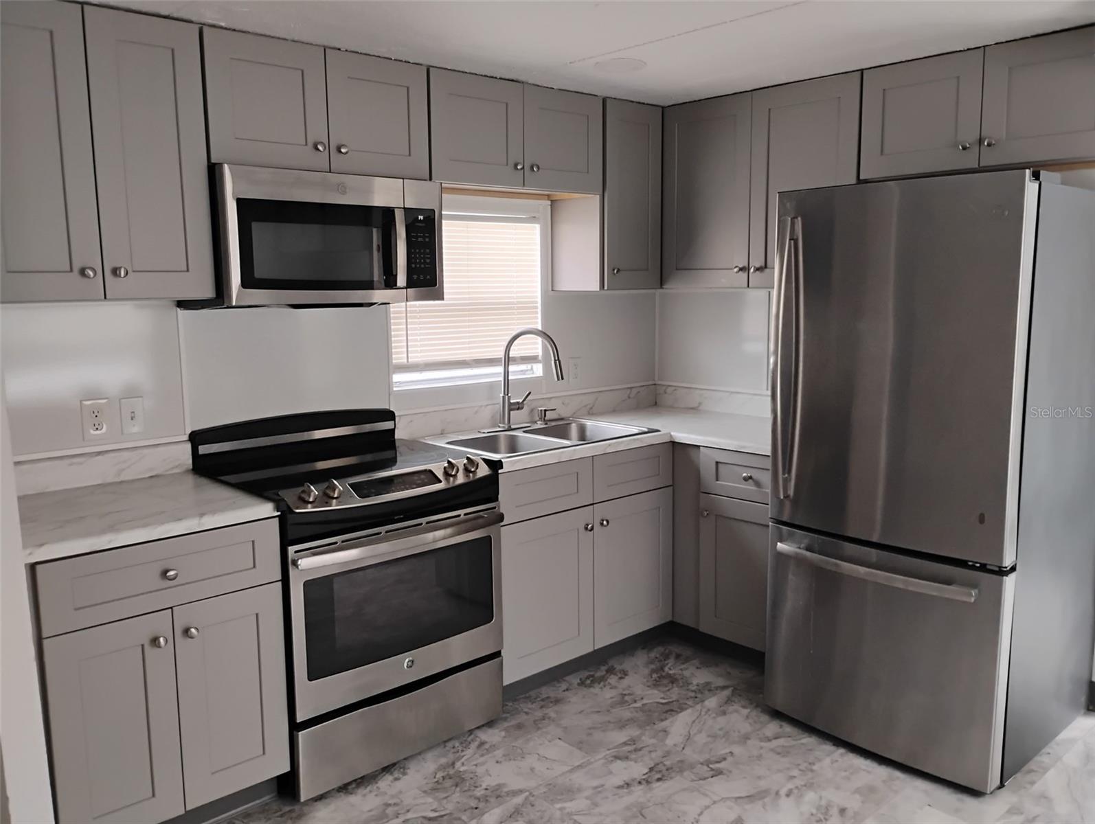 DIXIE GROVE ESTATES - Residential