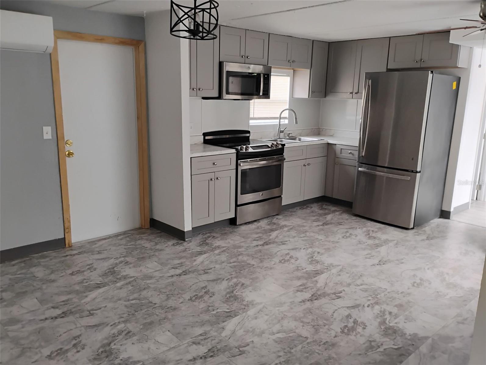 DIXIE GROVE ESTATES - Residential