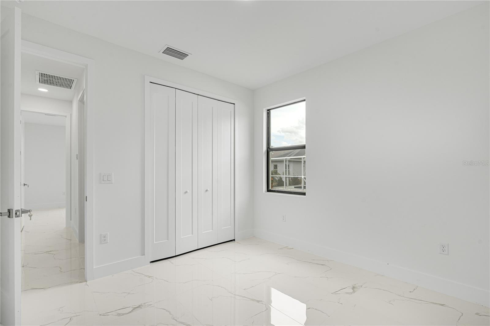 ROTONDA LAKES - Residential