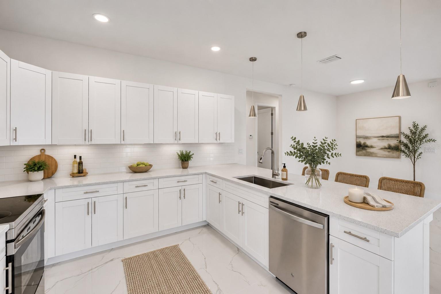 ROTONDA LAKES - Residential