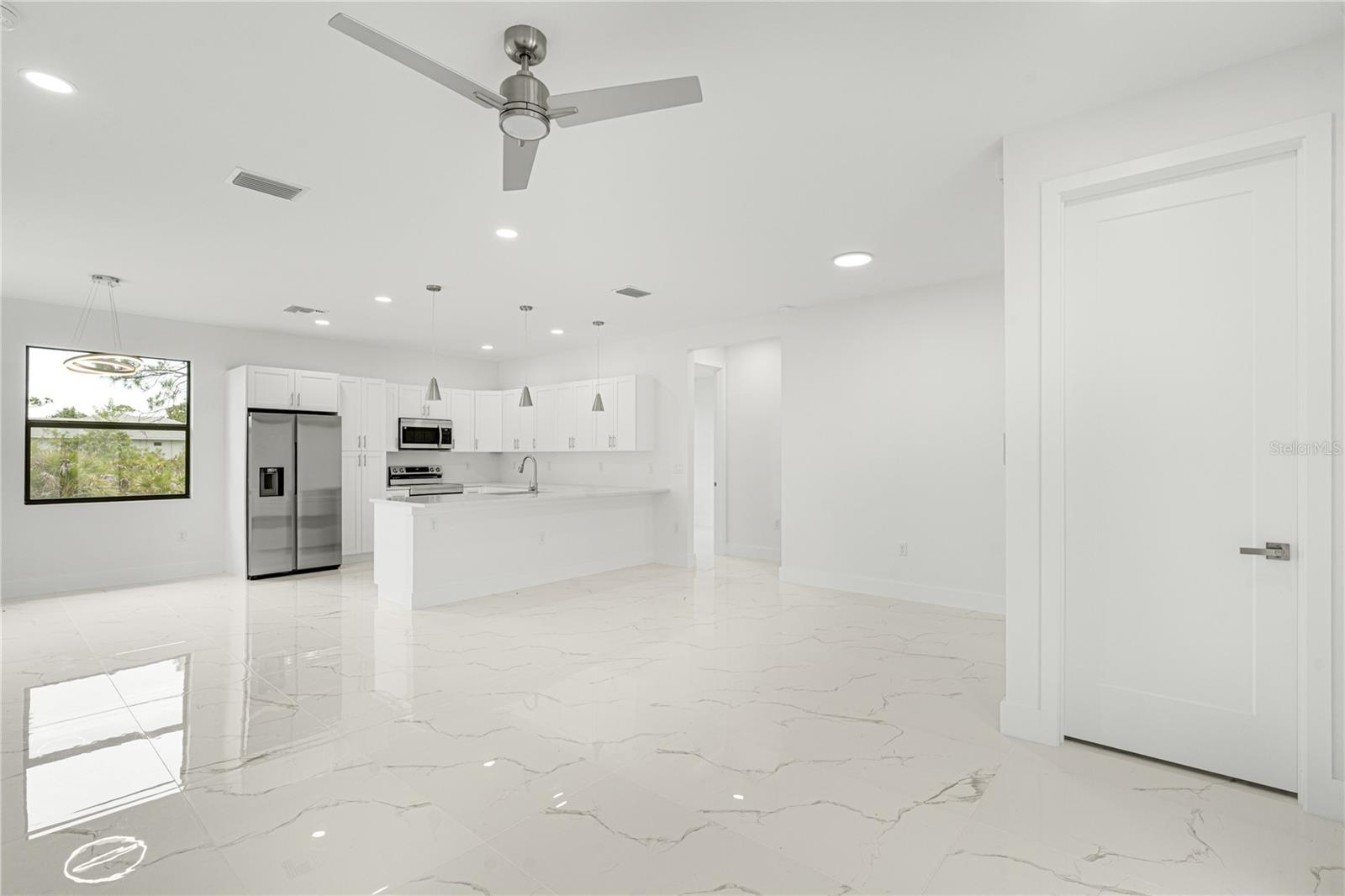 ROTONDA LAKES - Residential