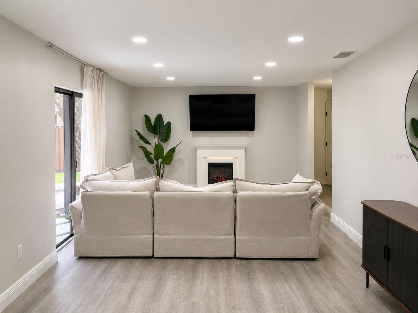 ORANGE TREE COUNTRY CLUB - Residential