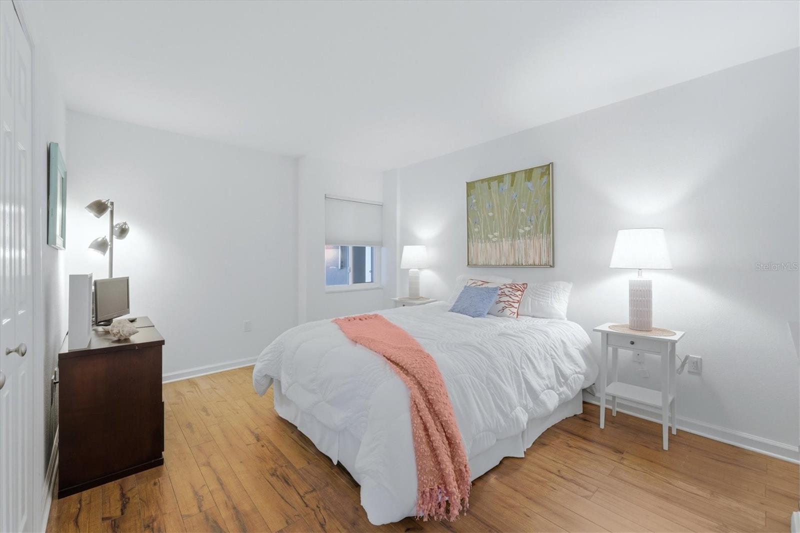 WHISPERING SANDS SEC 6 - Residential