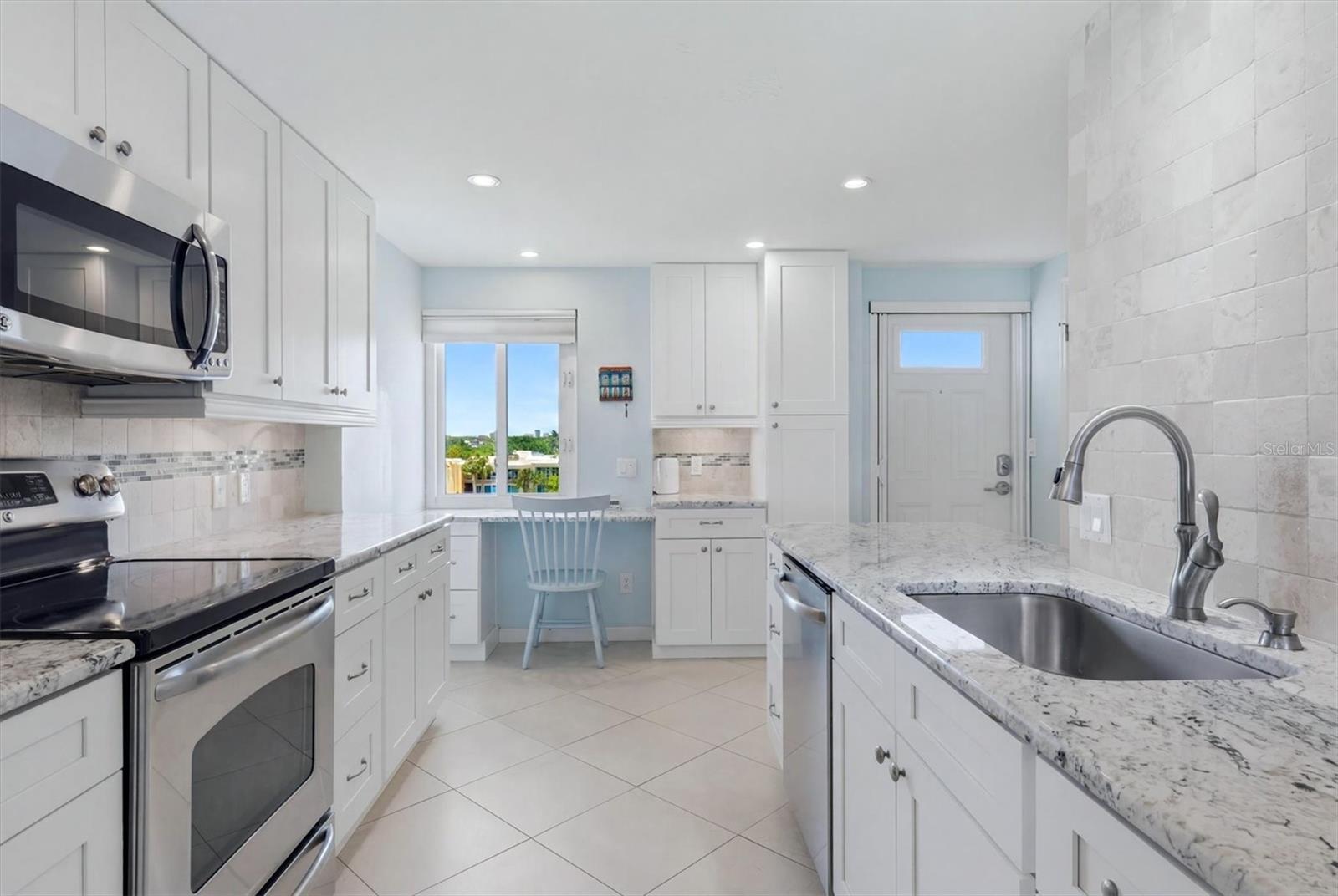 WHISPERING SANDS SEC 6 - Residential