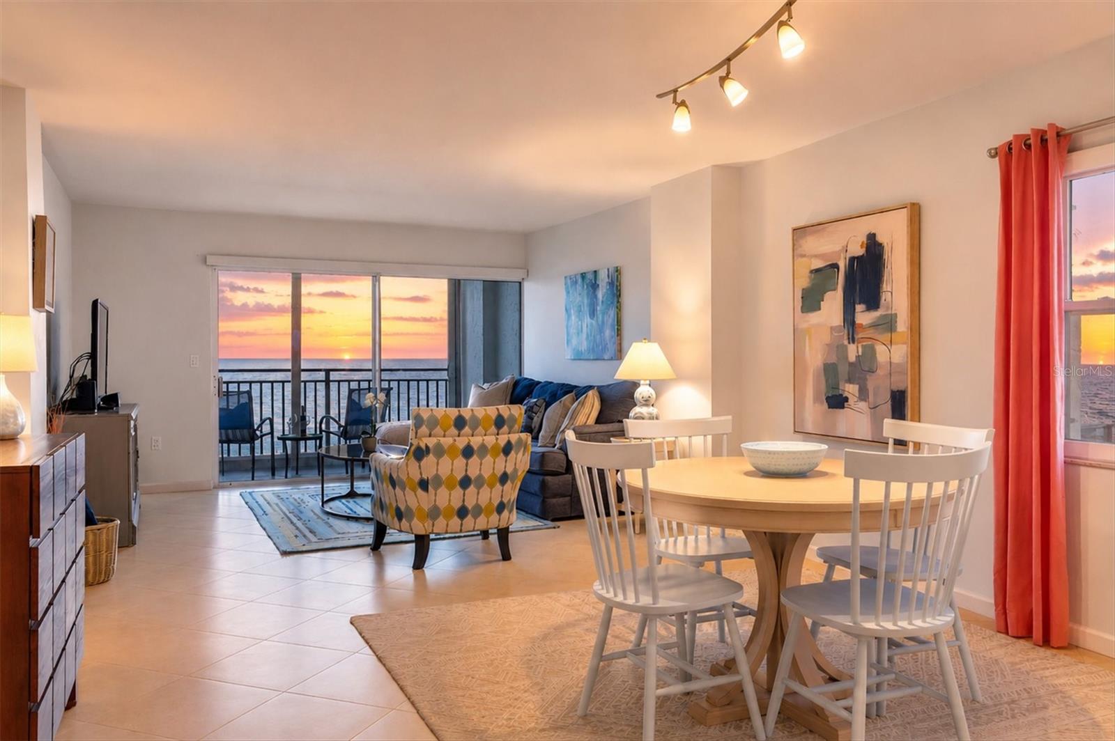 WHISPERING SANDS SEC 6 - Residential