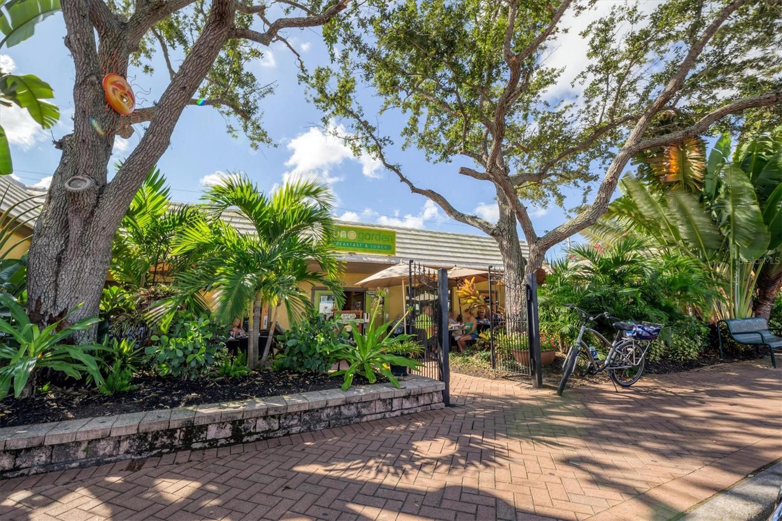 WHISPERING SANDS SEC 6 - Residential