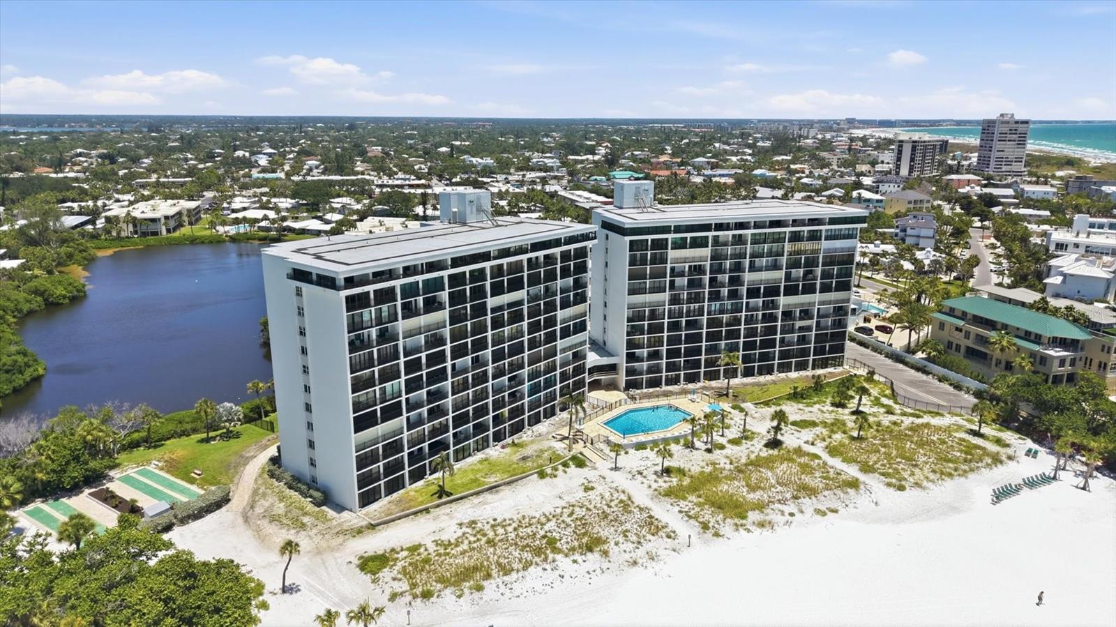 WHISPERING SANDS SEC 6 - Residential