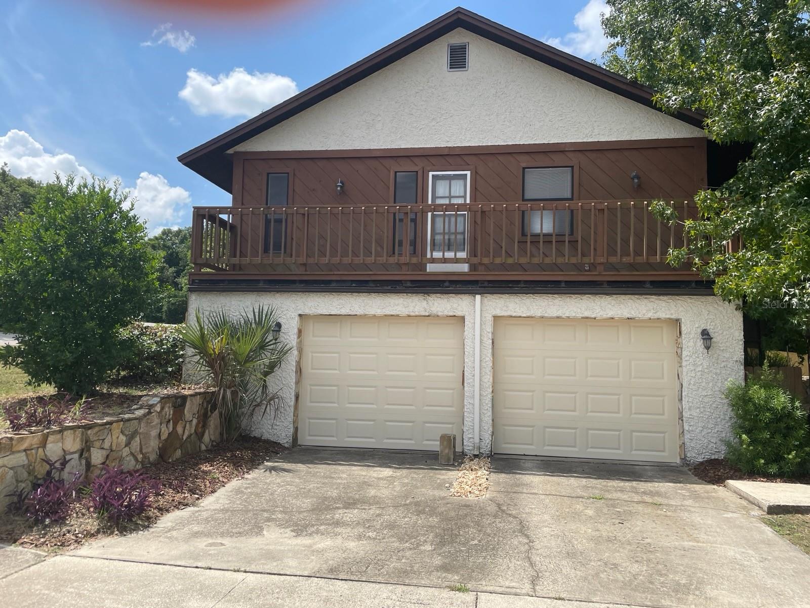 OAK MEADOWS - Residential