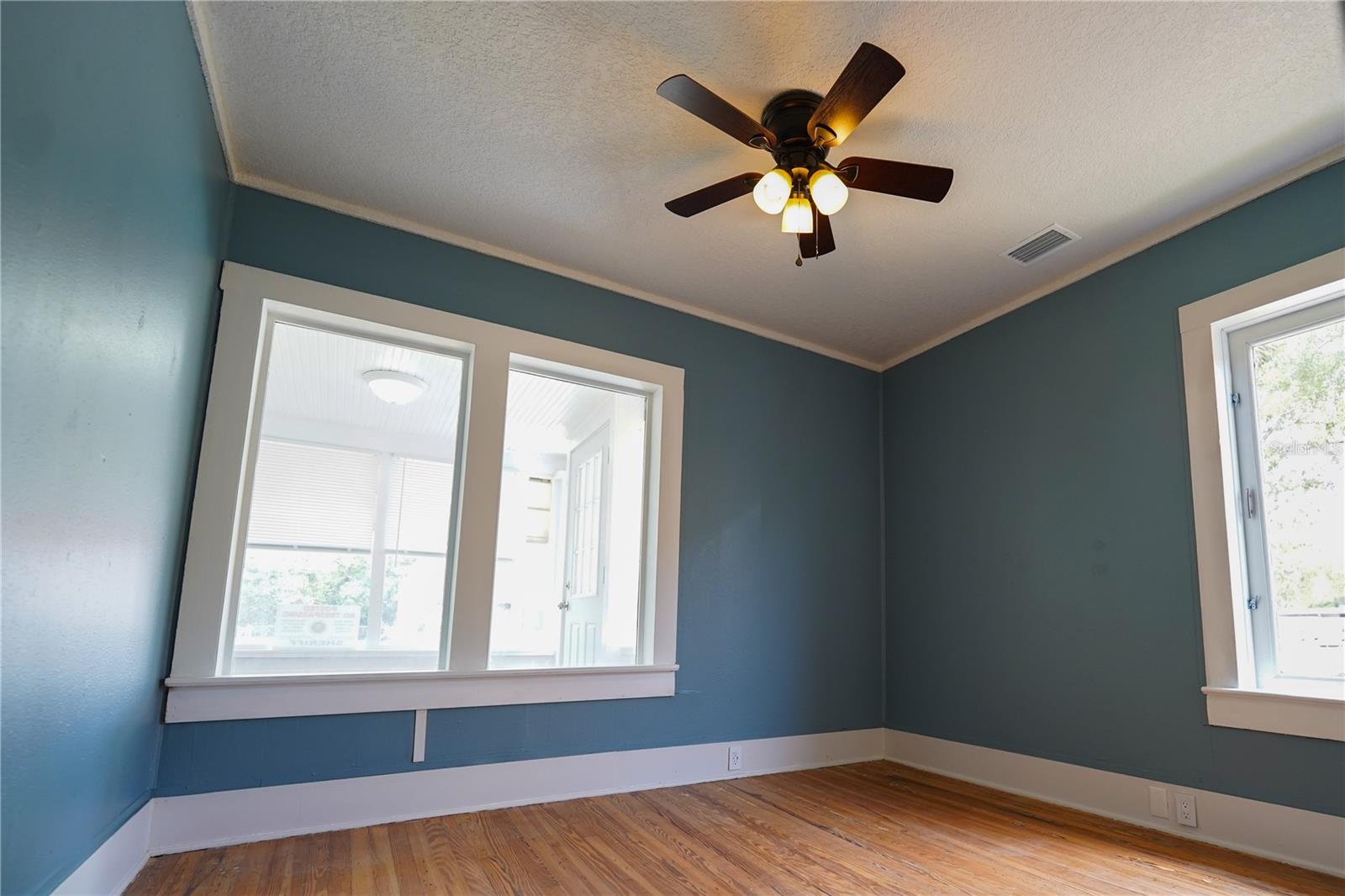 WESTWOOD - Commercial Sale