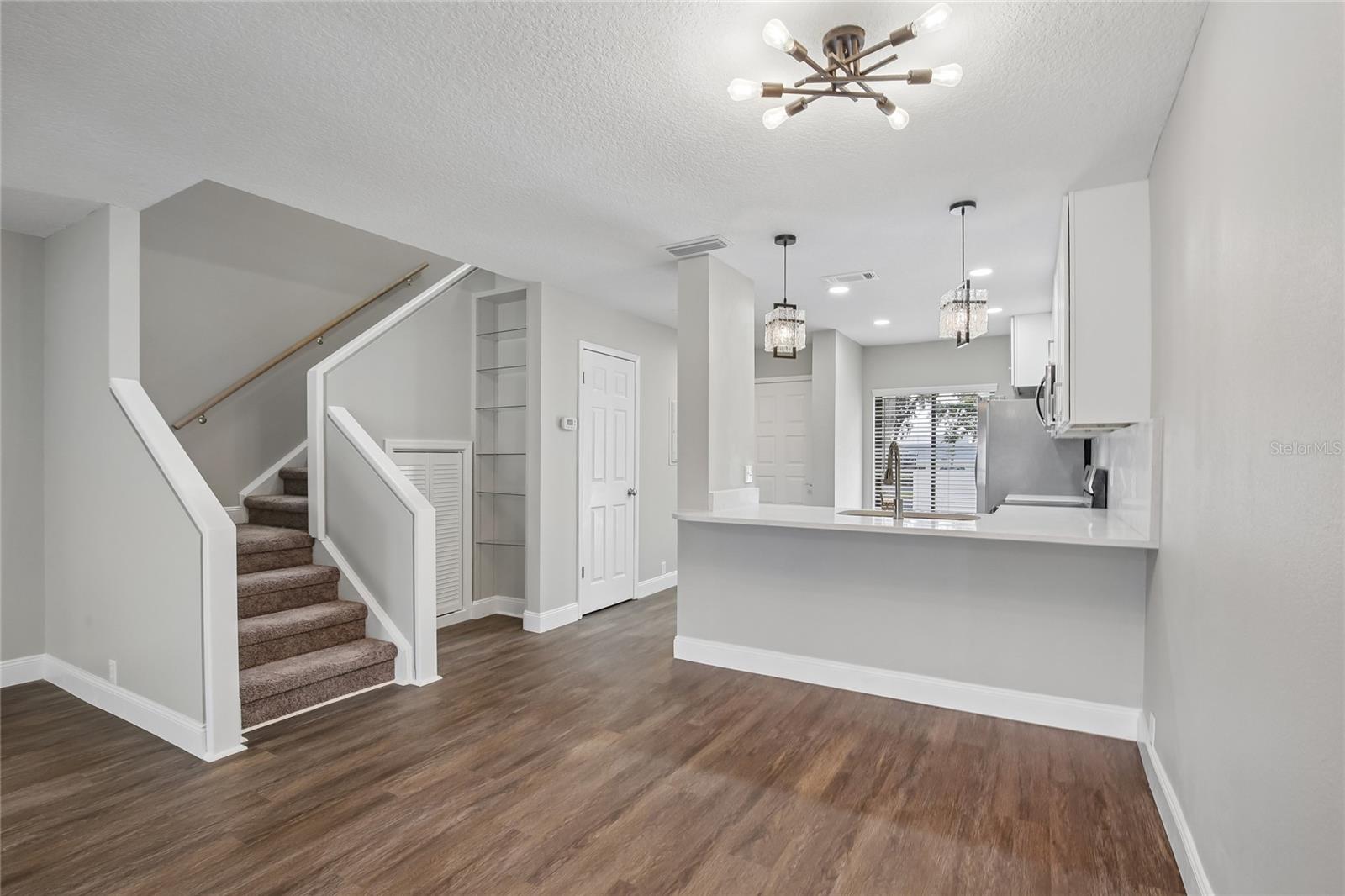 OAK PARK TWNHMS - Residential