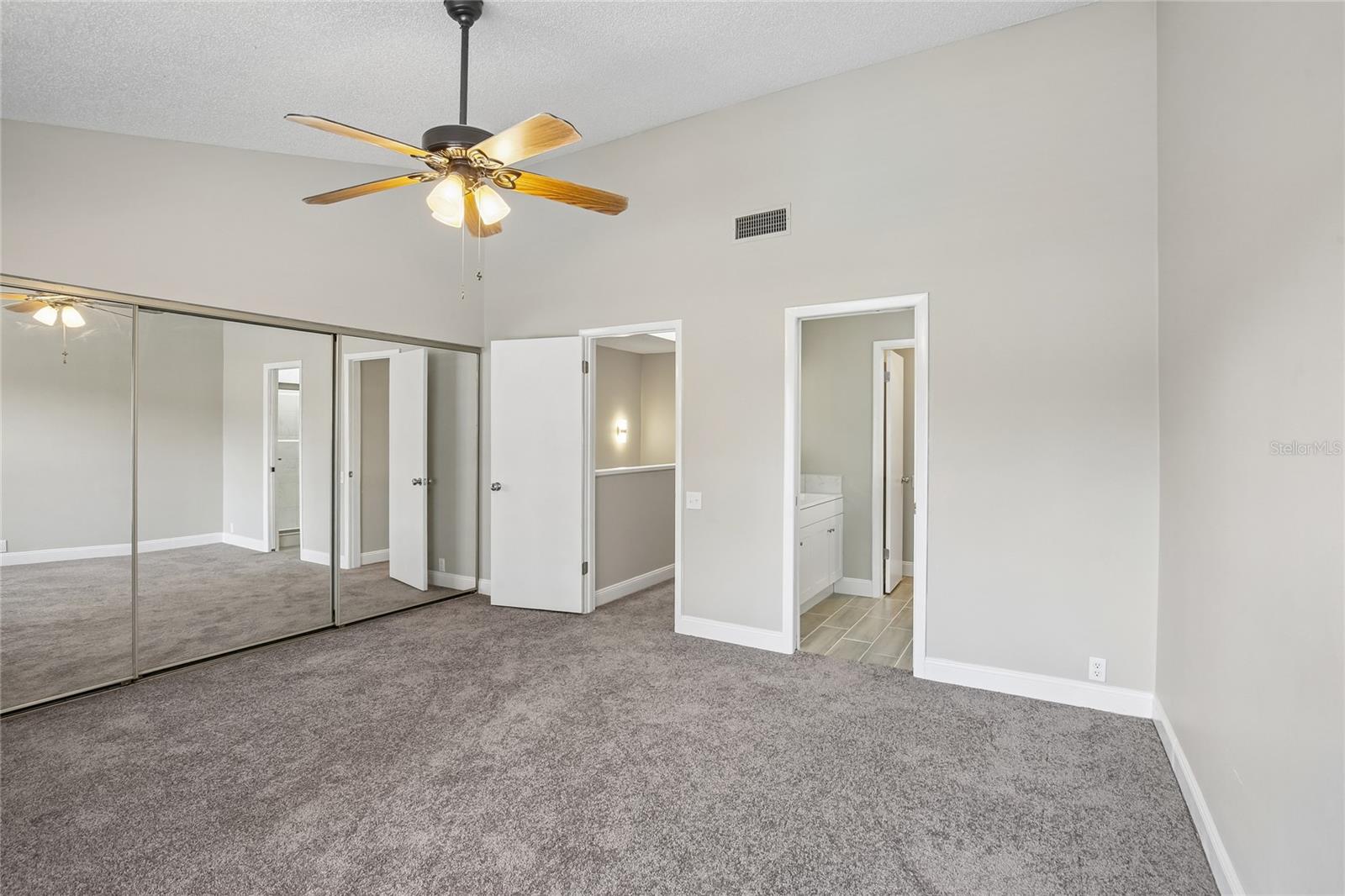 OAK PARK TWNHMS - Residential
