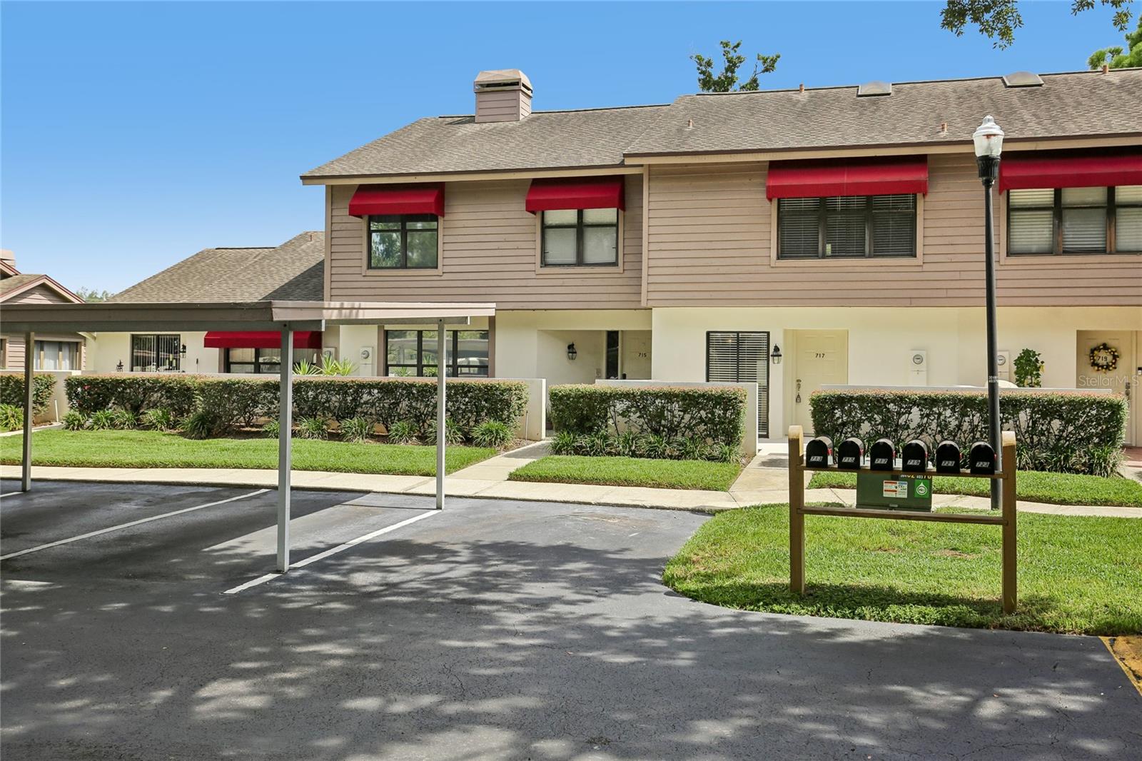 OAK PARK TWNHMS - Residential