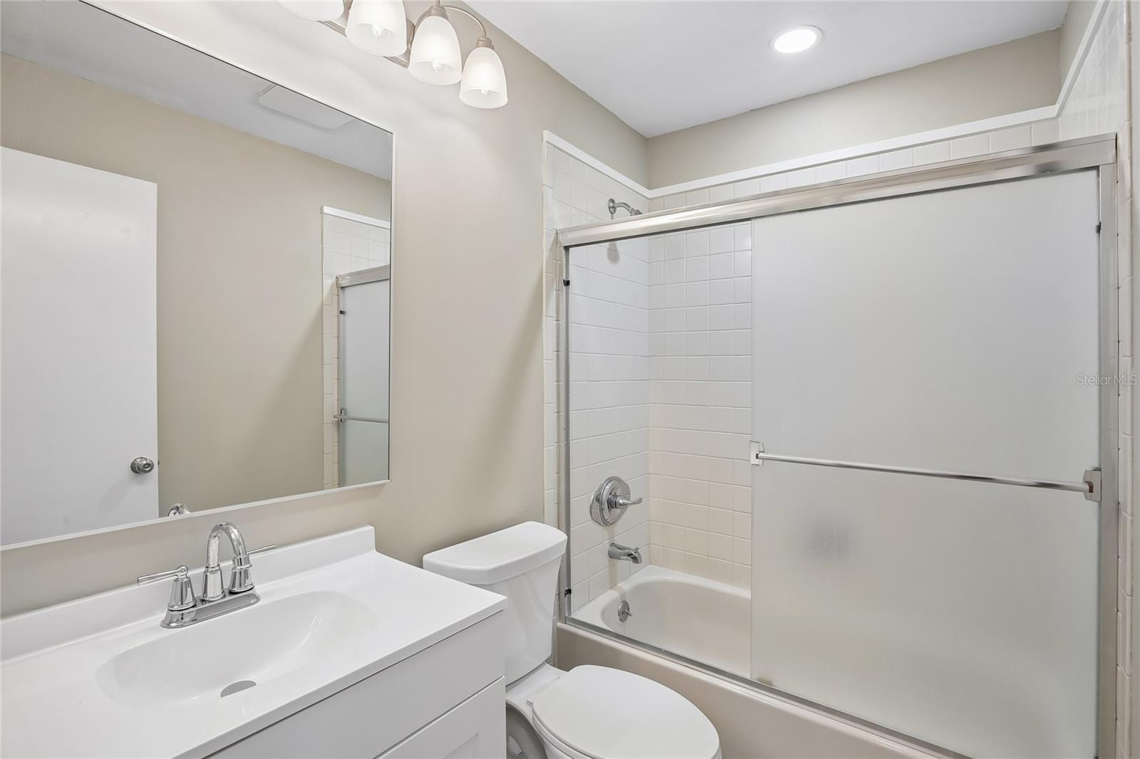 OAK PARK TWNHMS - Residential