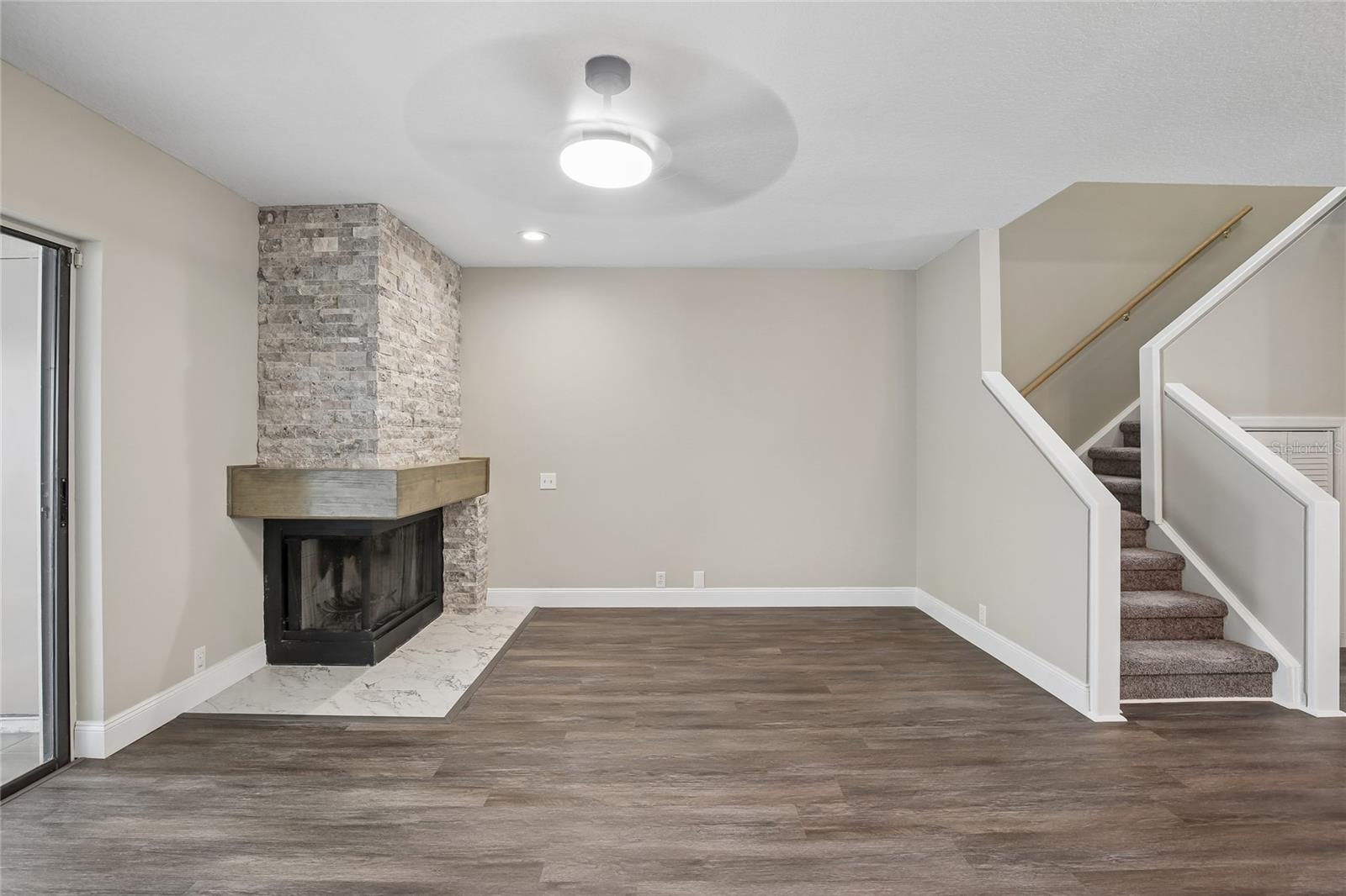 OAK PARK TWNHMS - Residential