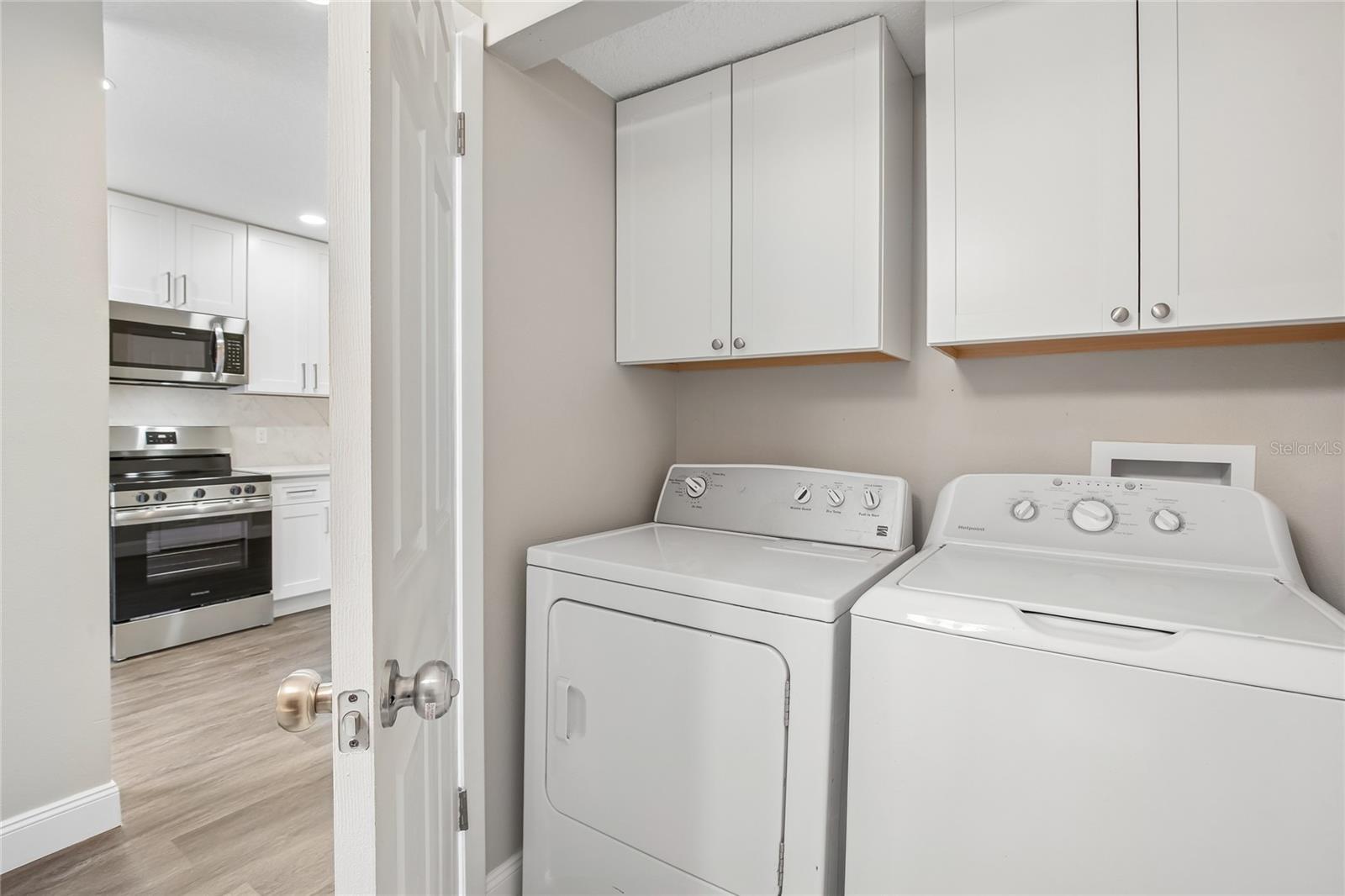 OAK PARK TWNHMS - Residential