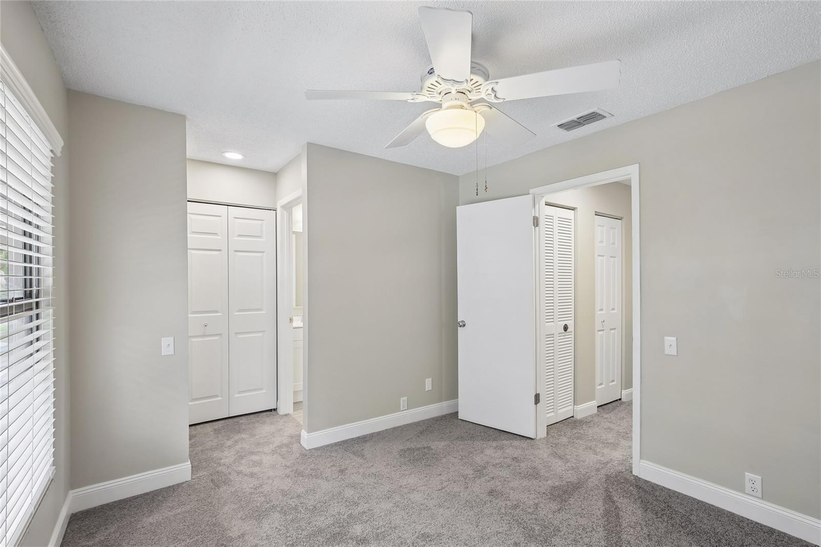 OAK PARK TWNHMS - Residential